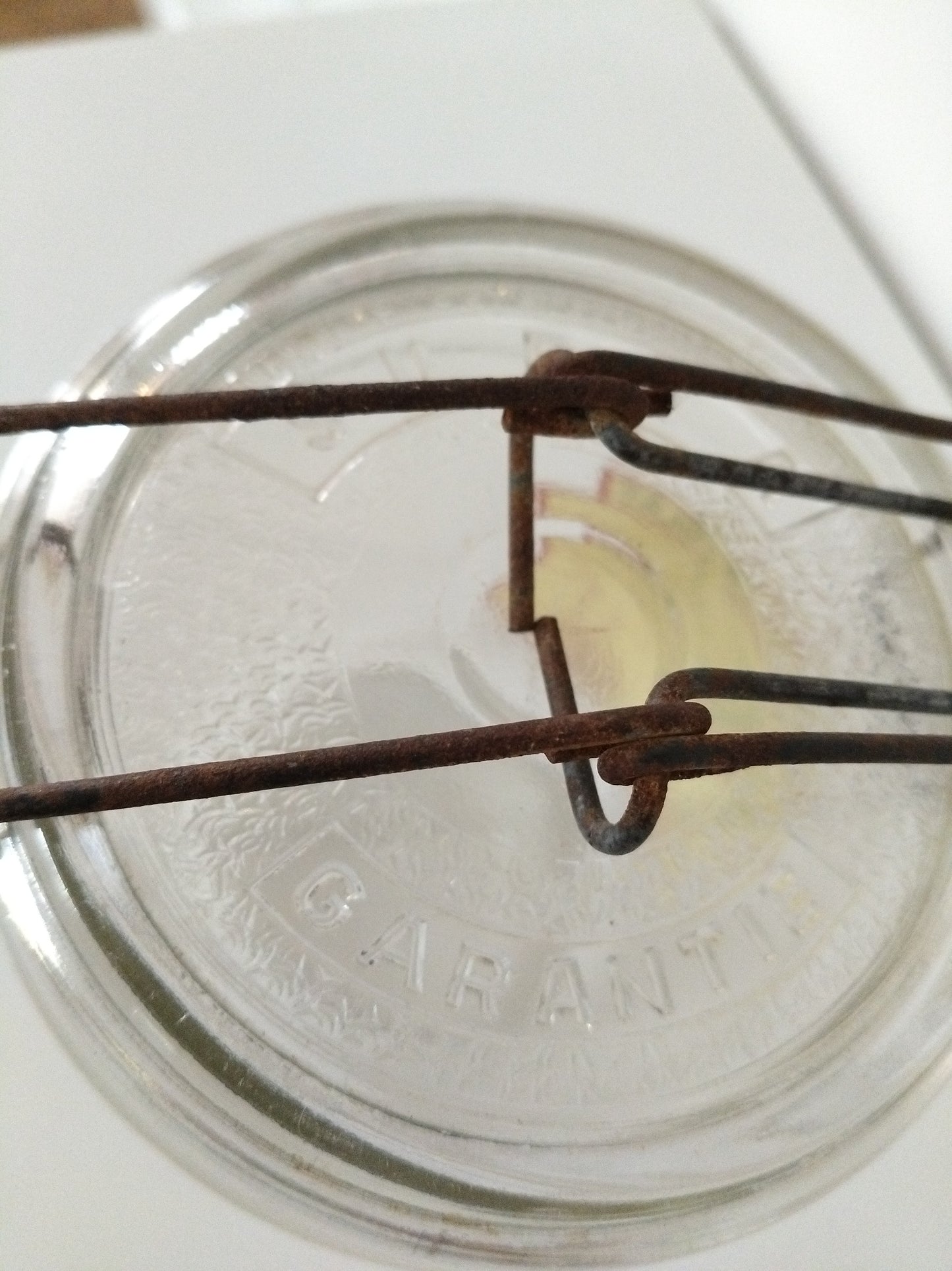 Ancien bocal de conservation en verre à l'unité