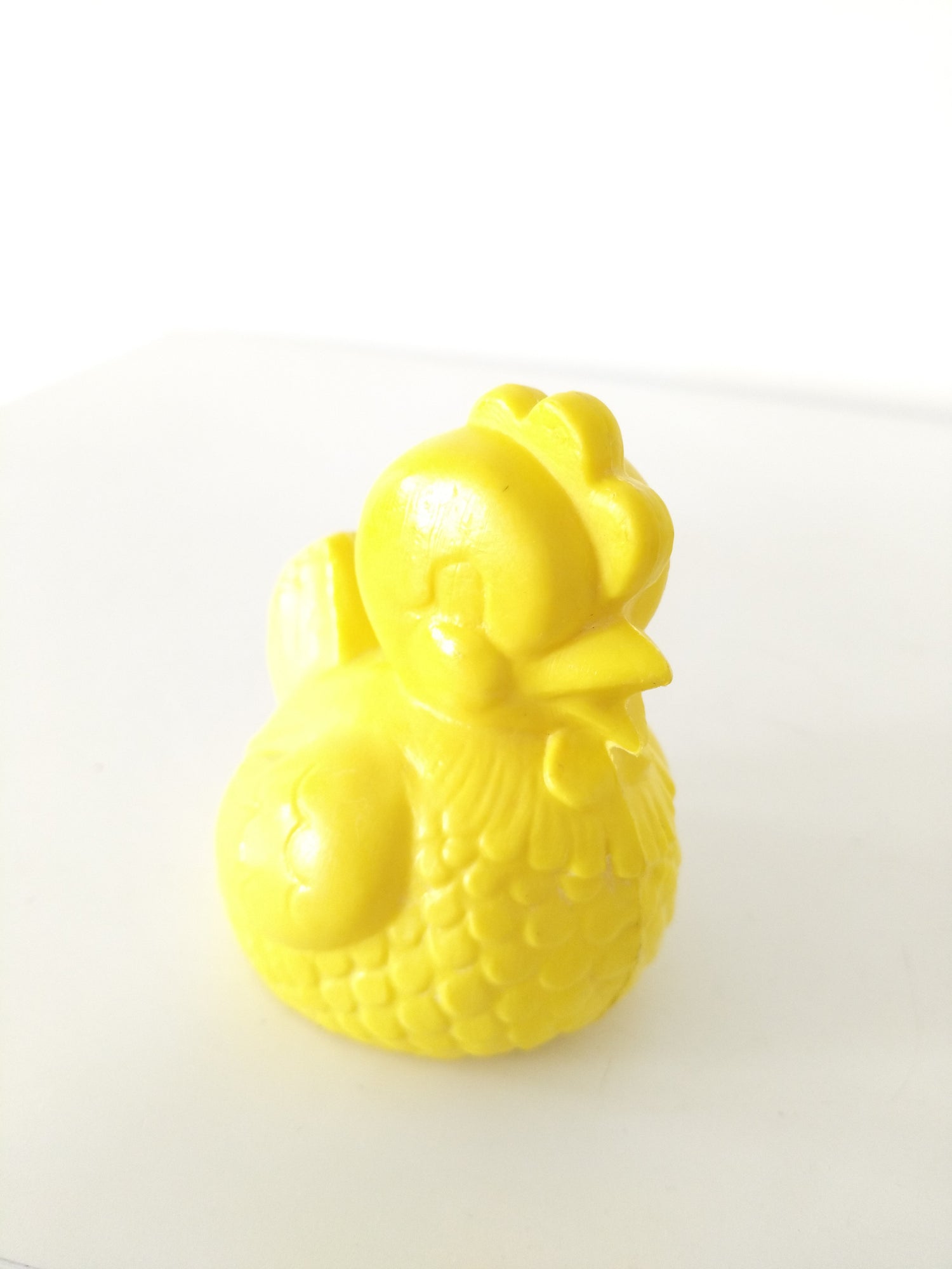 Déco de Pâques/ jouet de bain poule en plastique Rolly Toys West Germany - cetaitmieuxavant