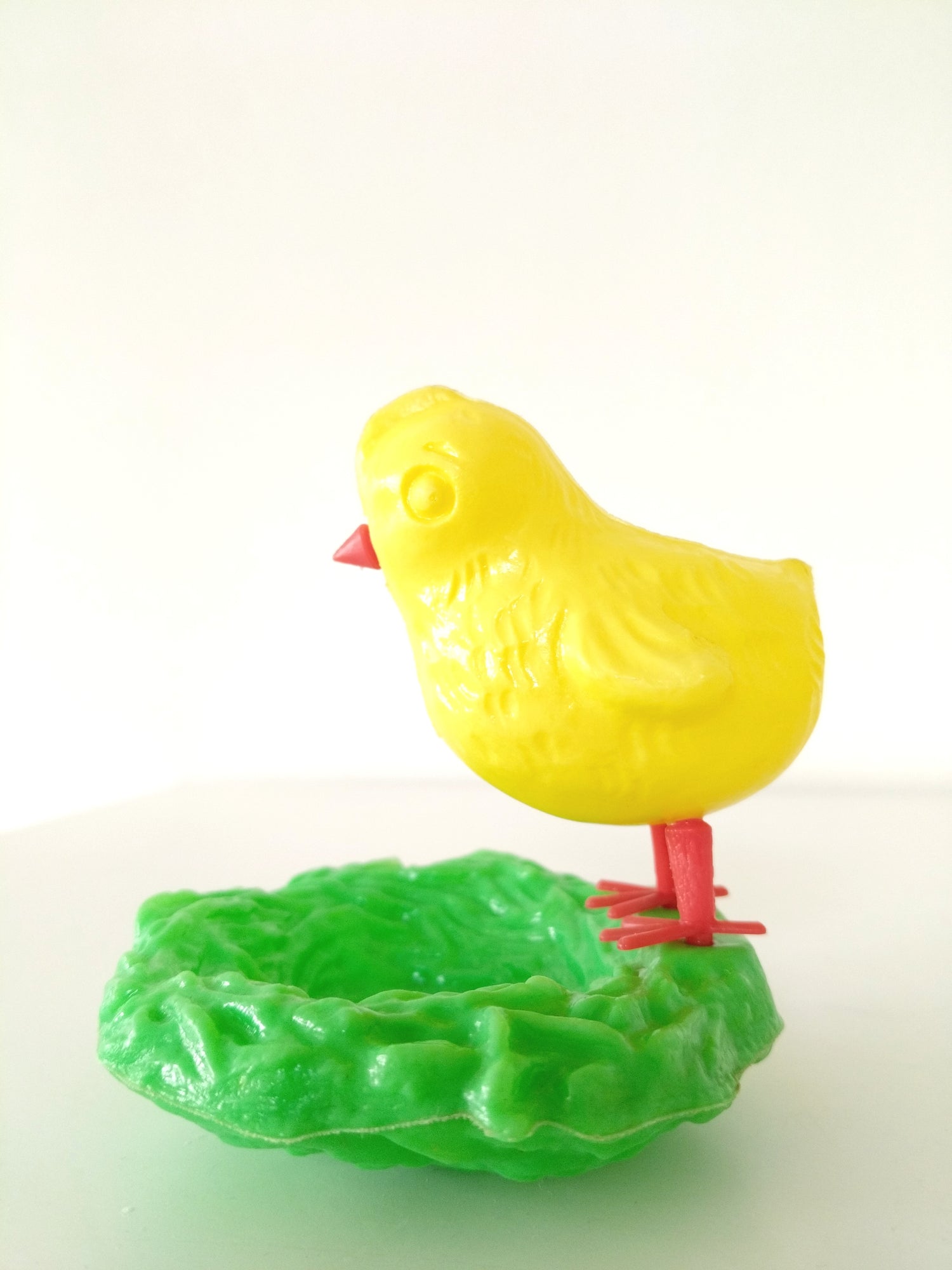 Déco de Pâques/ jouet poussin en plastique - cetaitmieuxavant