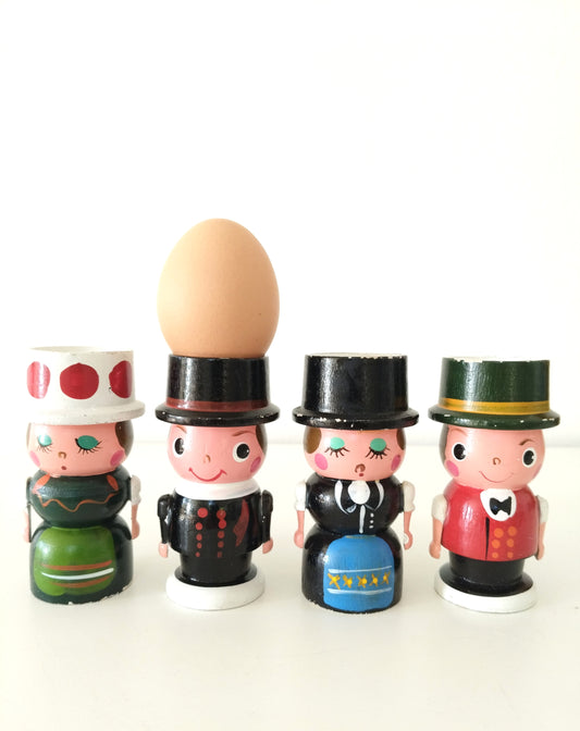 Coquetier personnage en bois au choix - cetaitmieuxavant