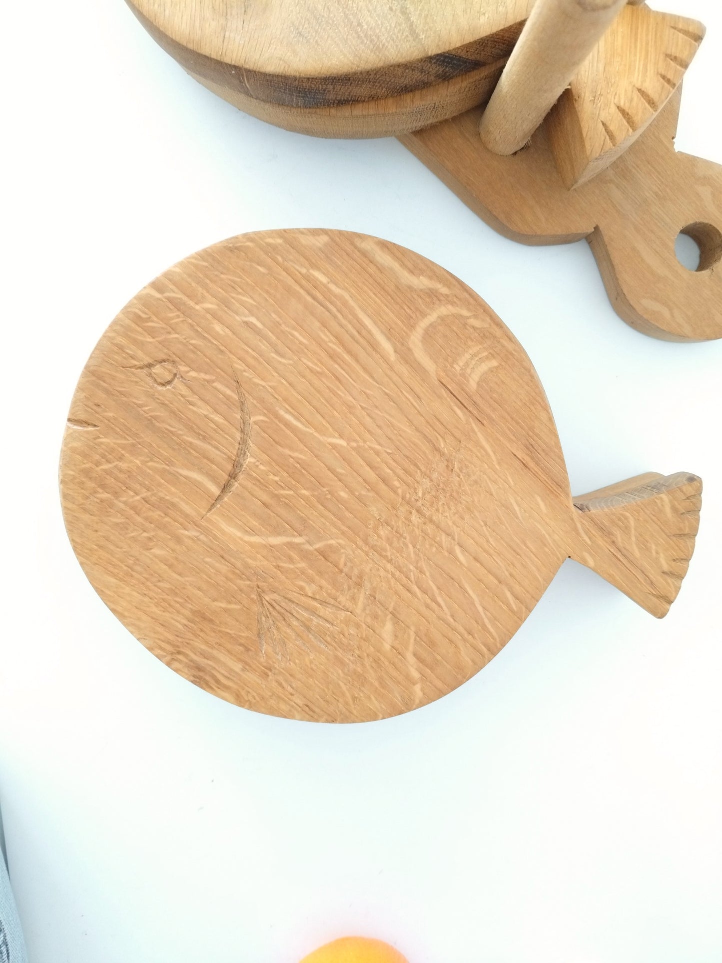 Ensemble de 4 planches/ dessous de plats poisson en bois massif + leur support mural