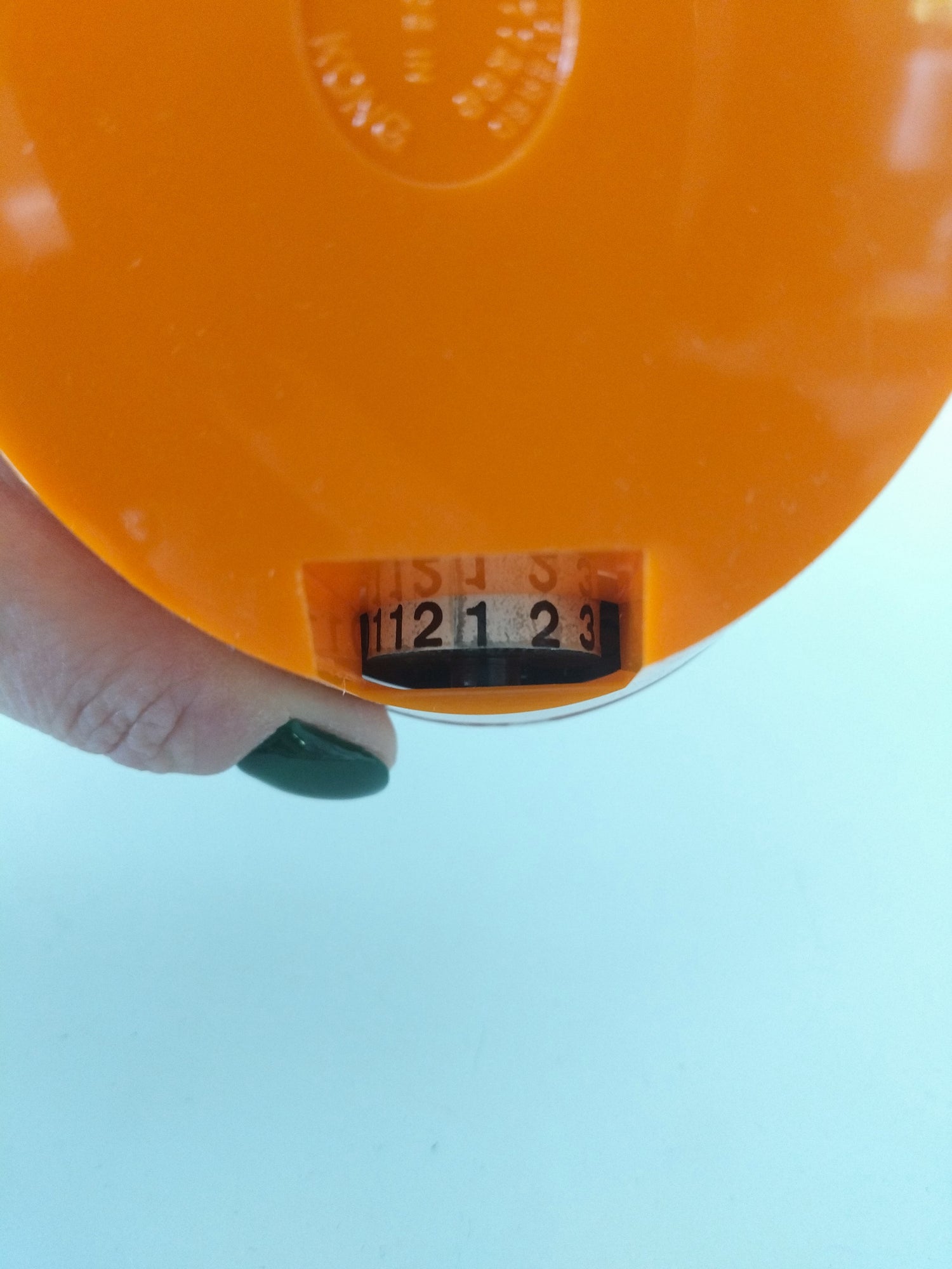 Calendrier perpétuel en plastique design UK made in Hong Kong - cetaitmieuxavant
