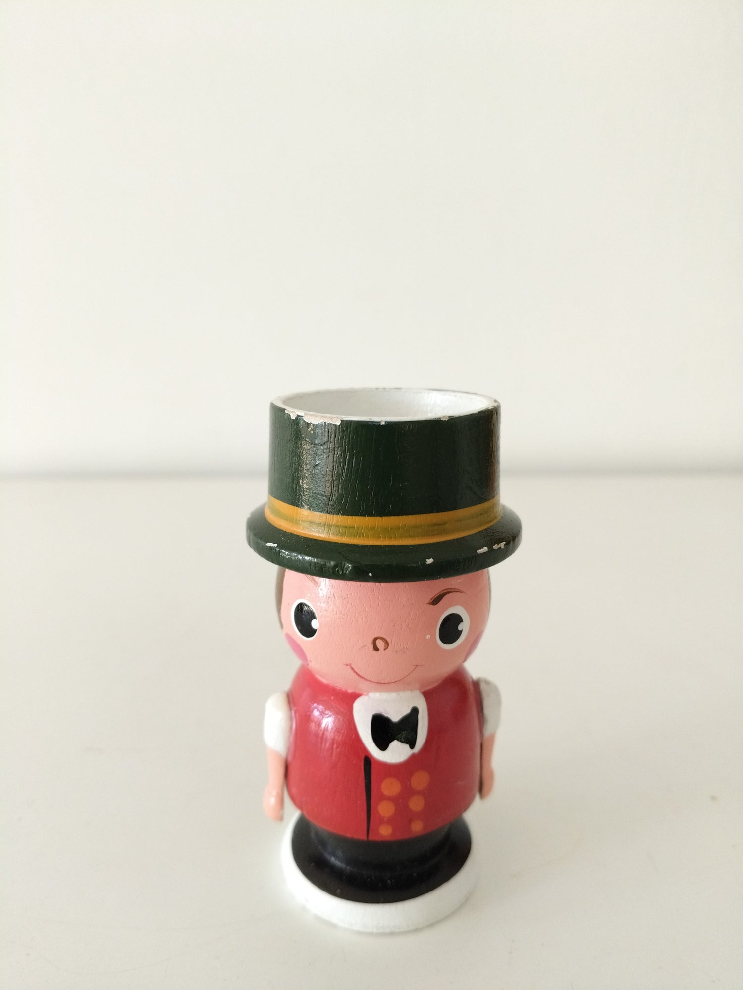Coquetier personnage en bois au choix - cetaitmieuxavant