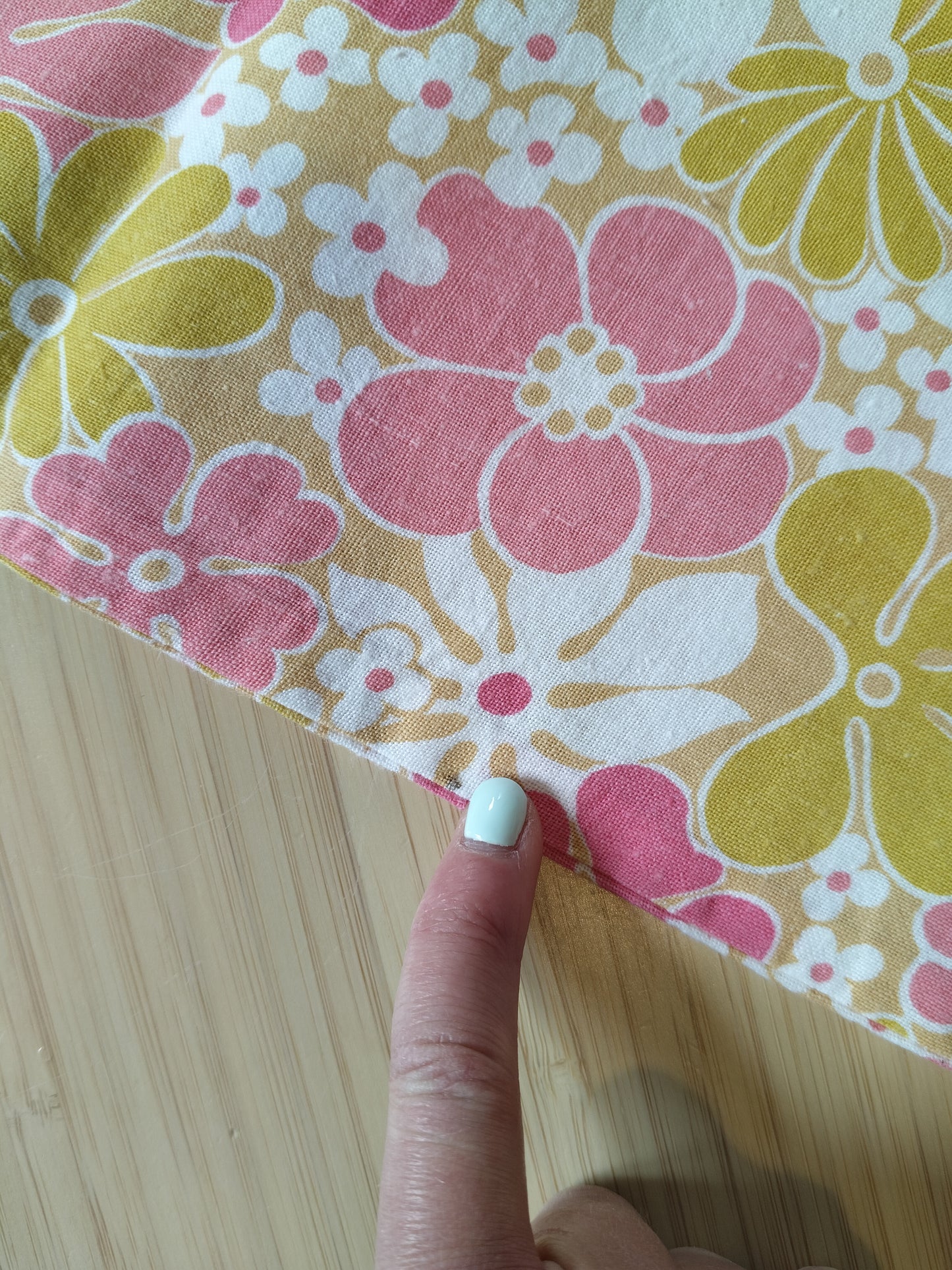 Taie rectangulaire/ petit traversin flower power en coton 74 x 48cm - cetaitmieuxavant