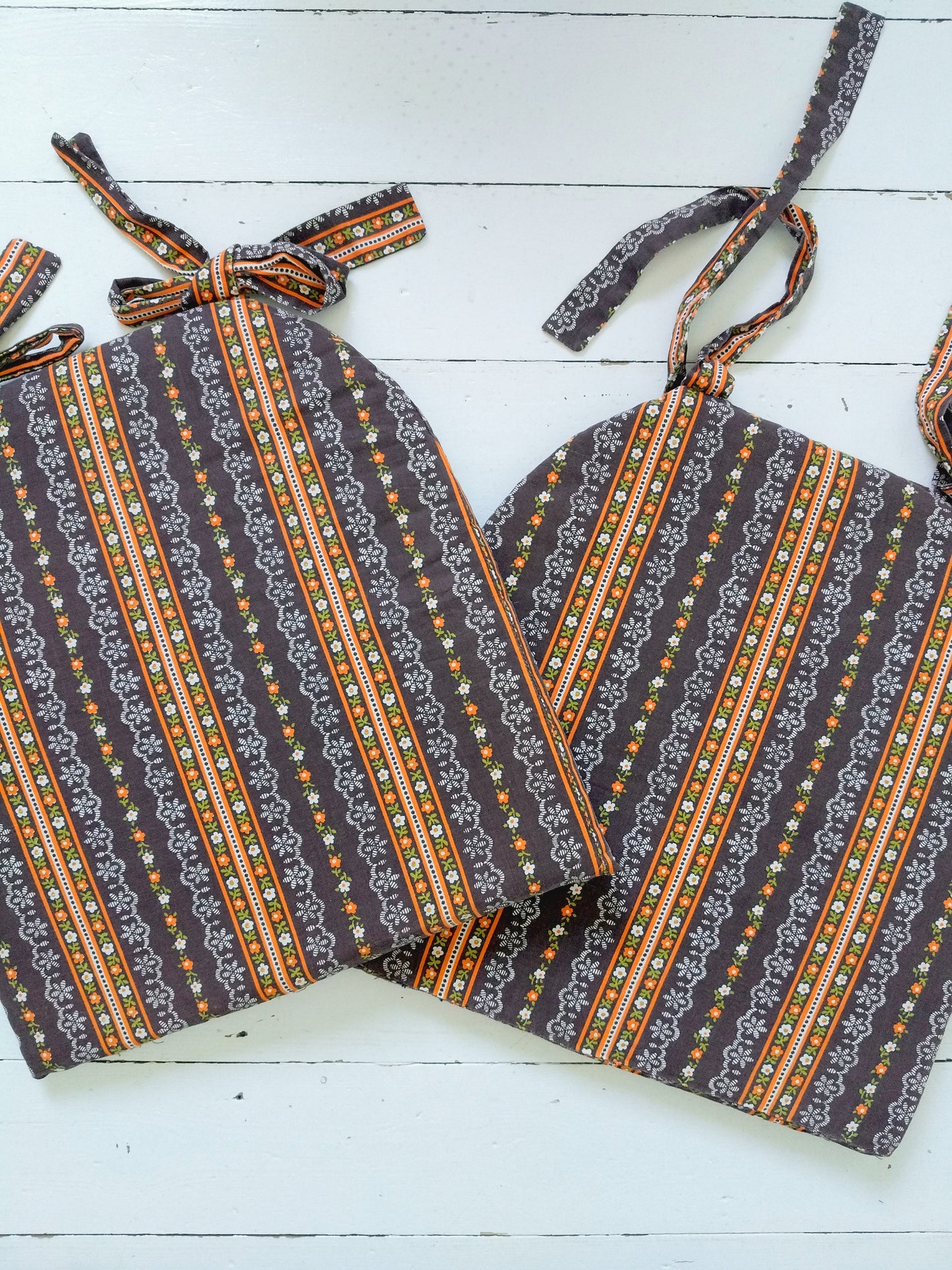 Ensemble de 2 coussins/ galettes de chaise - cetaitmieuxavant
