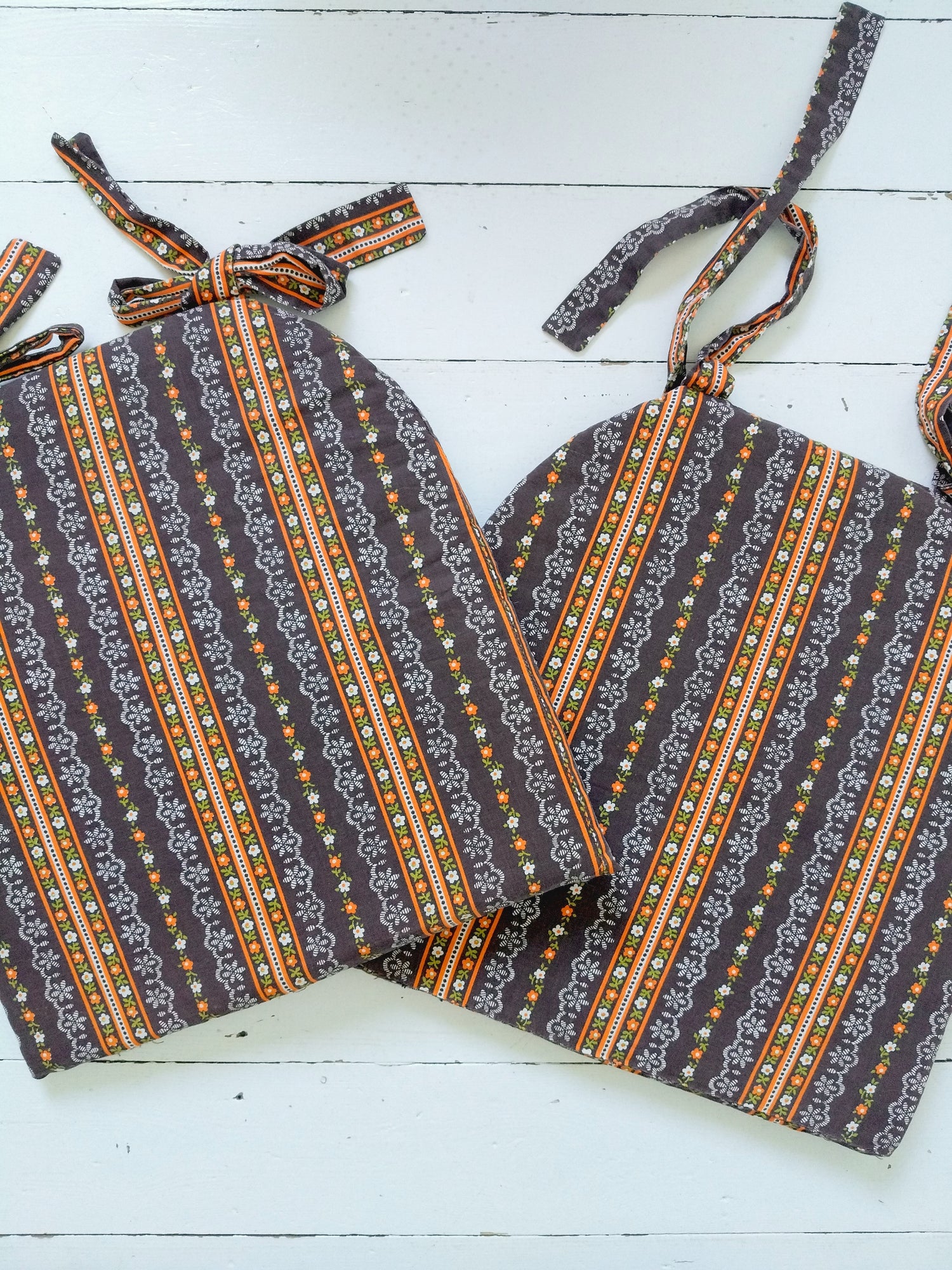 Ensemble de 2 coussins/ galettes de chaise - cetaitmieuxavant