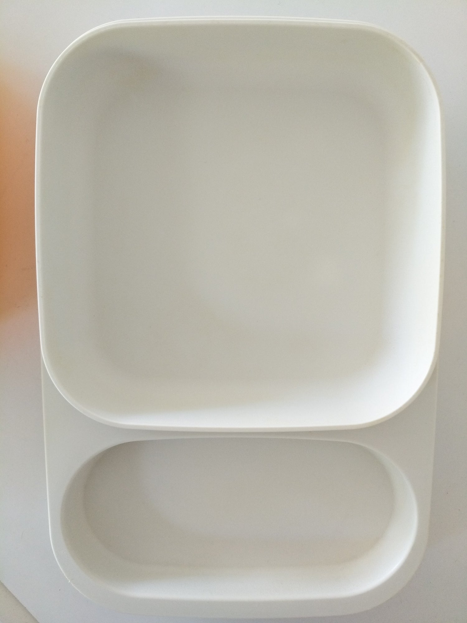 Petit plateau repas avec couvercle Tupperware - cetaitmieuxavant