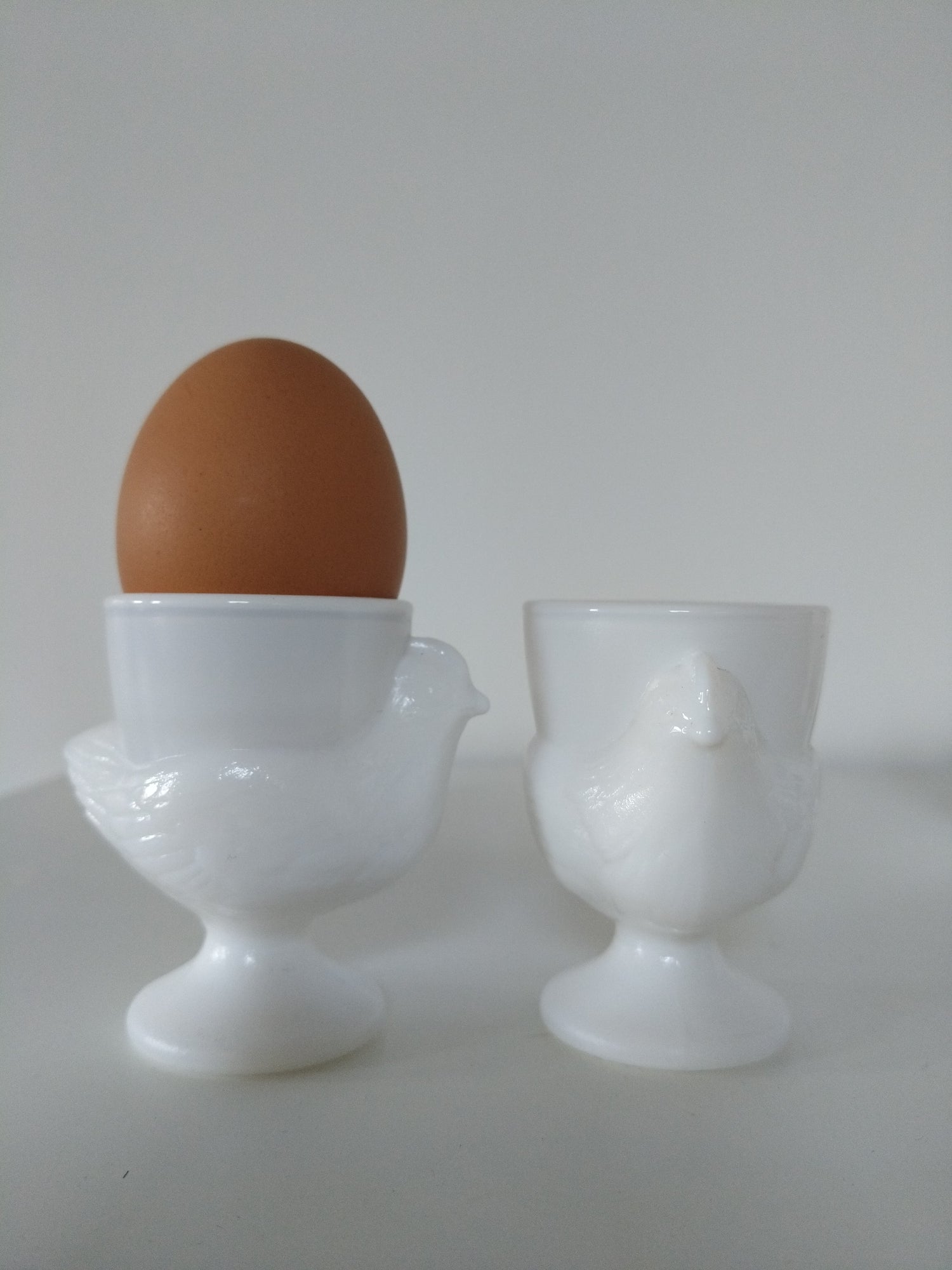 Set de 2 coquetiers poule Arcopal (3 sets disponibles) - cetaitmieuxavant