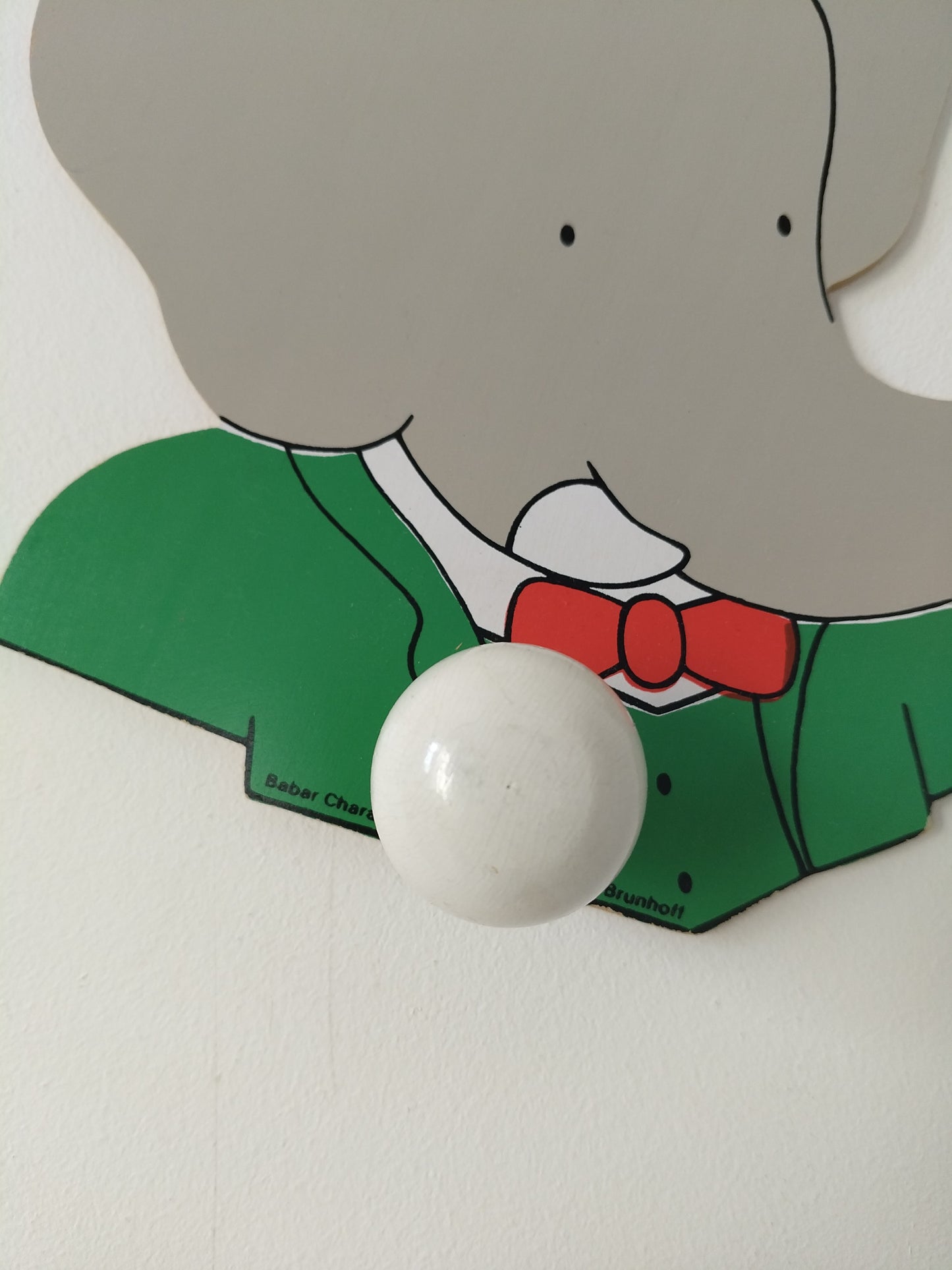 Porte-manteau/ patère murale Babar en bois par L. de Brunhoff 1989 - cetaitmieuxavant