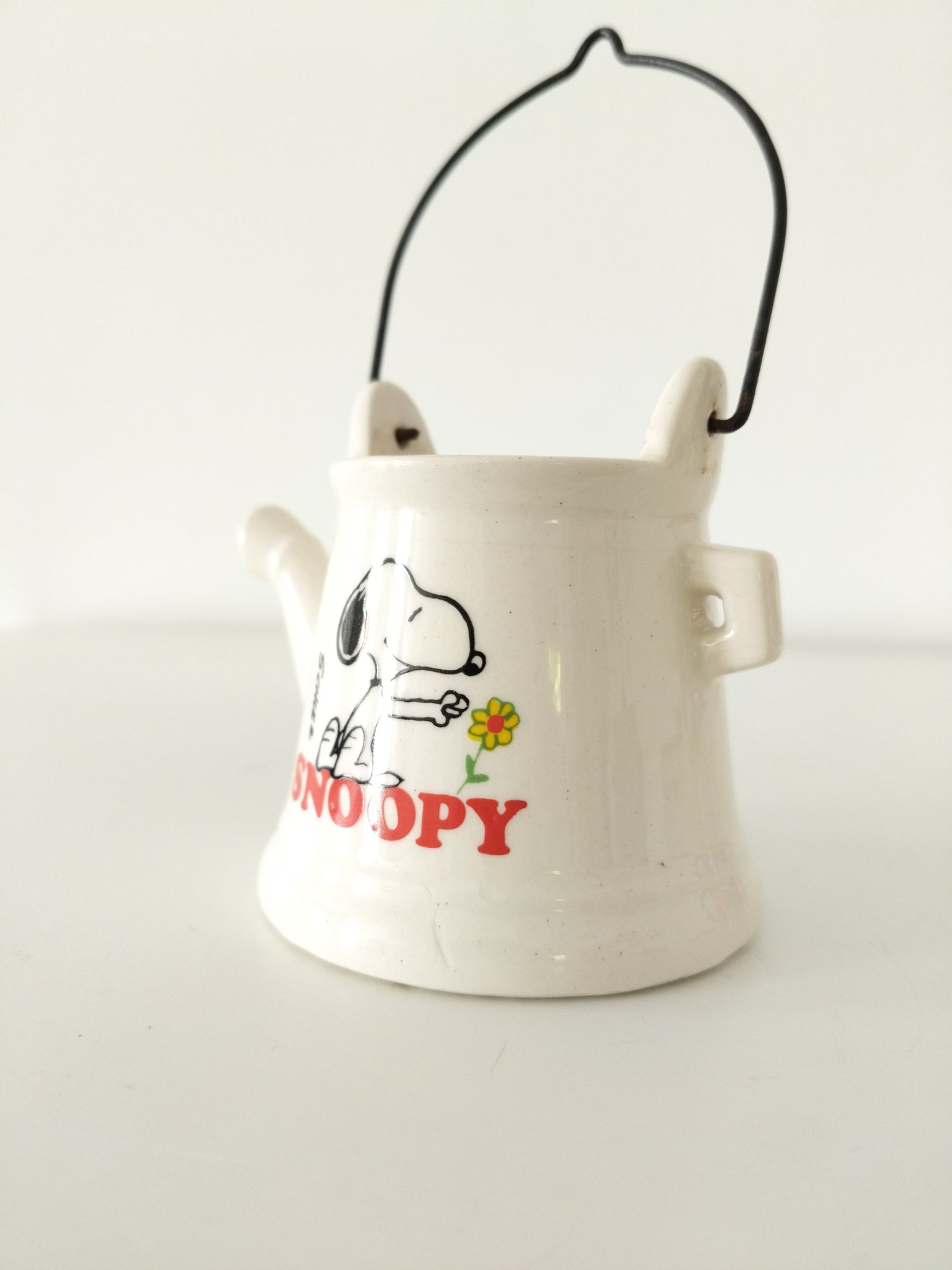 Mini cache-pot/ vase arrosoir en céramique Snoopy Japan United Feature Syndicate 1958 - cetaitmieuxavant