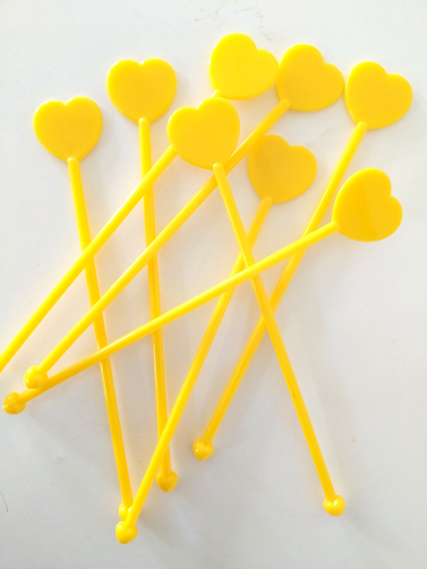 Set de 4 mélangeurs/ touillettes cœur en plastique (2 sets disponibles)