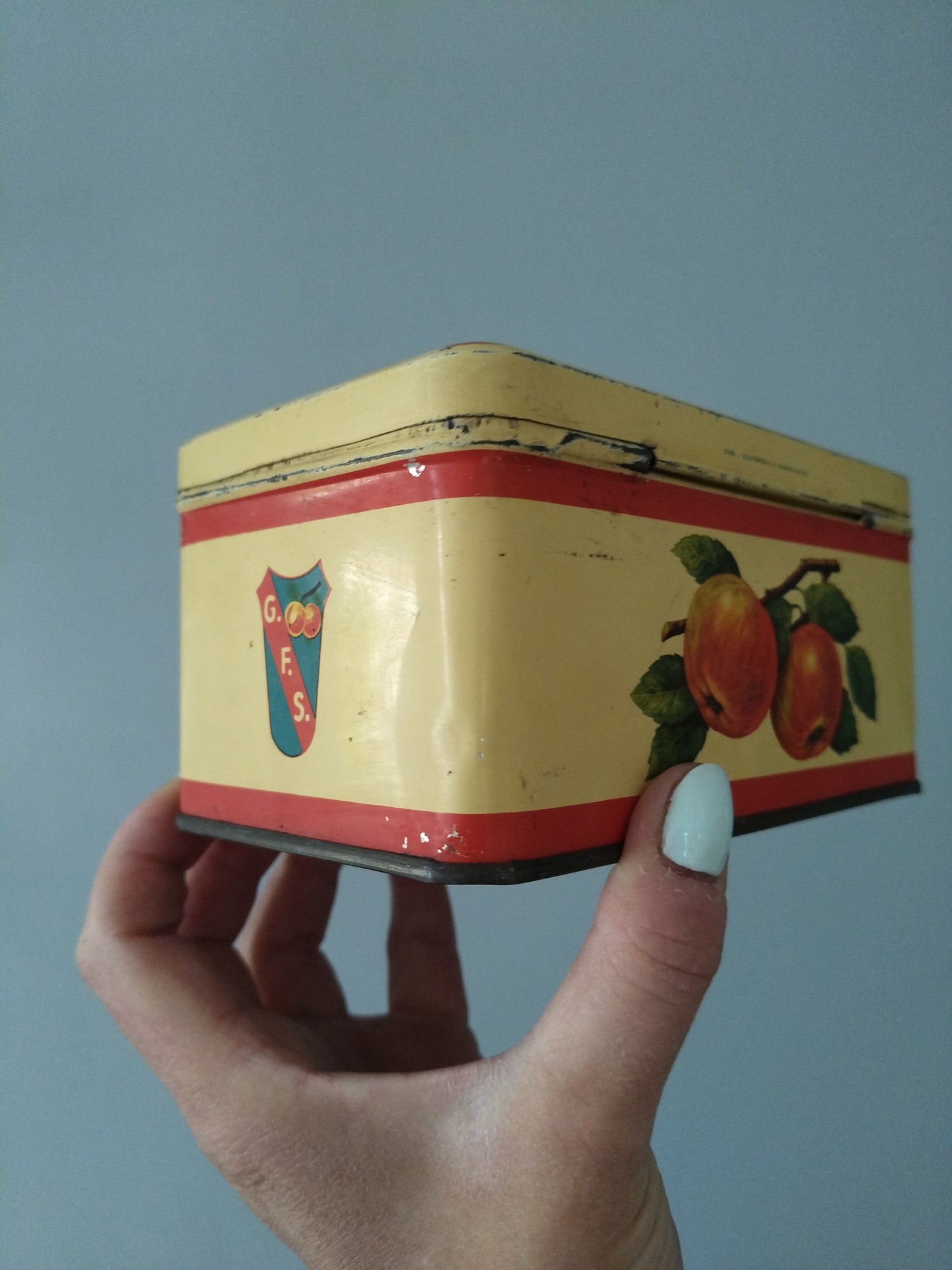 Ancienne boîte métallique publicitaire GFS - cetaitmieuxavant