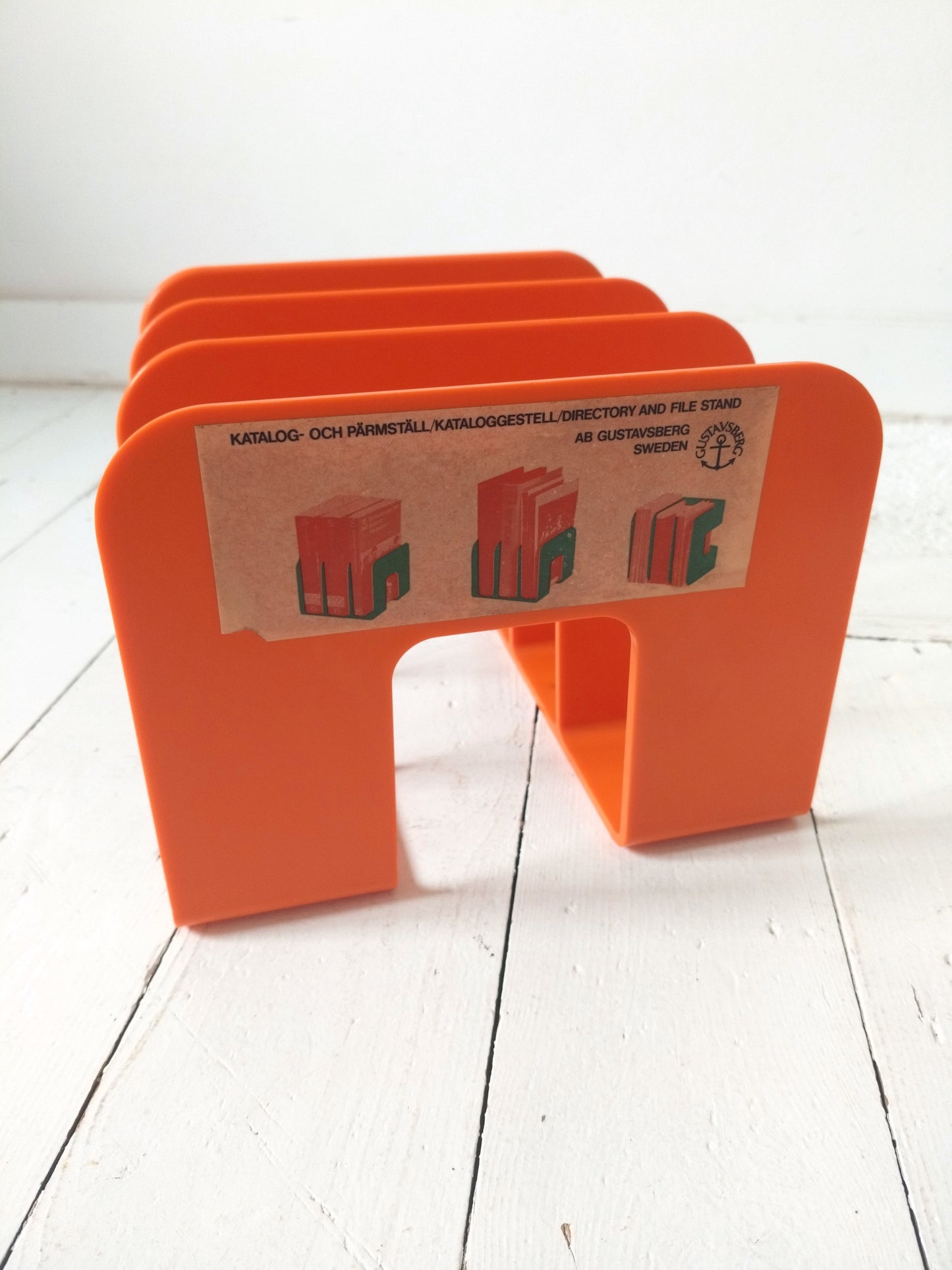 Range-livres/ magazines/ vinyles en plastique ORANGE par Sven-Eric Juhlin pour Gustavsberg 1395 à l'unité - cetaitmieuxavant