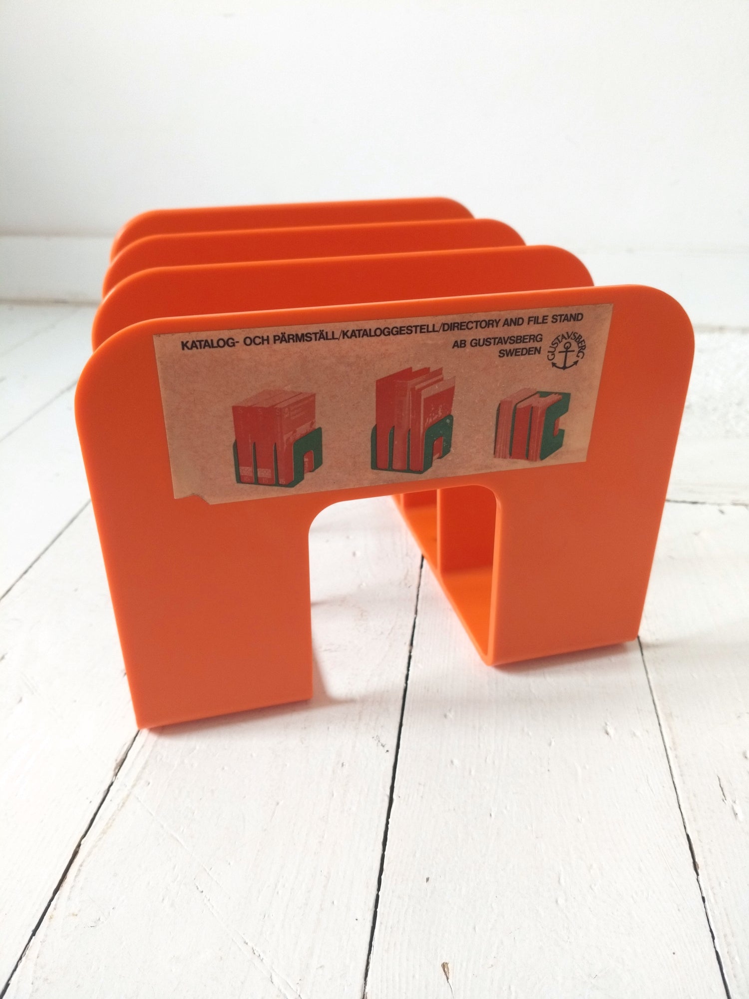 Range-livres/ magazines/ vinyles en plastique ORANGE par Sven-Eric Juhlin pour Gustavsberg 1395 à l'unité - cetaitmieuxavant