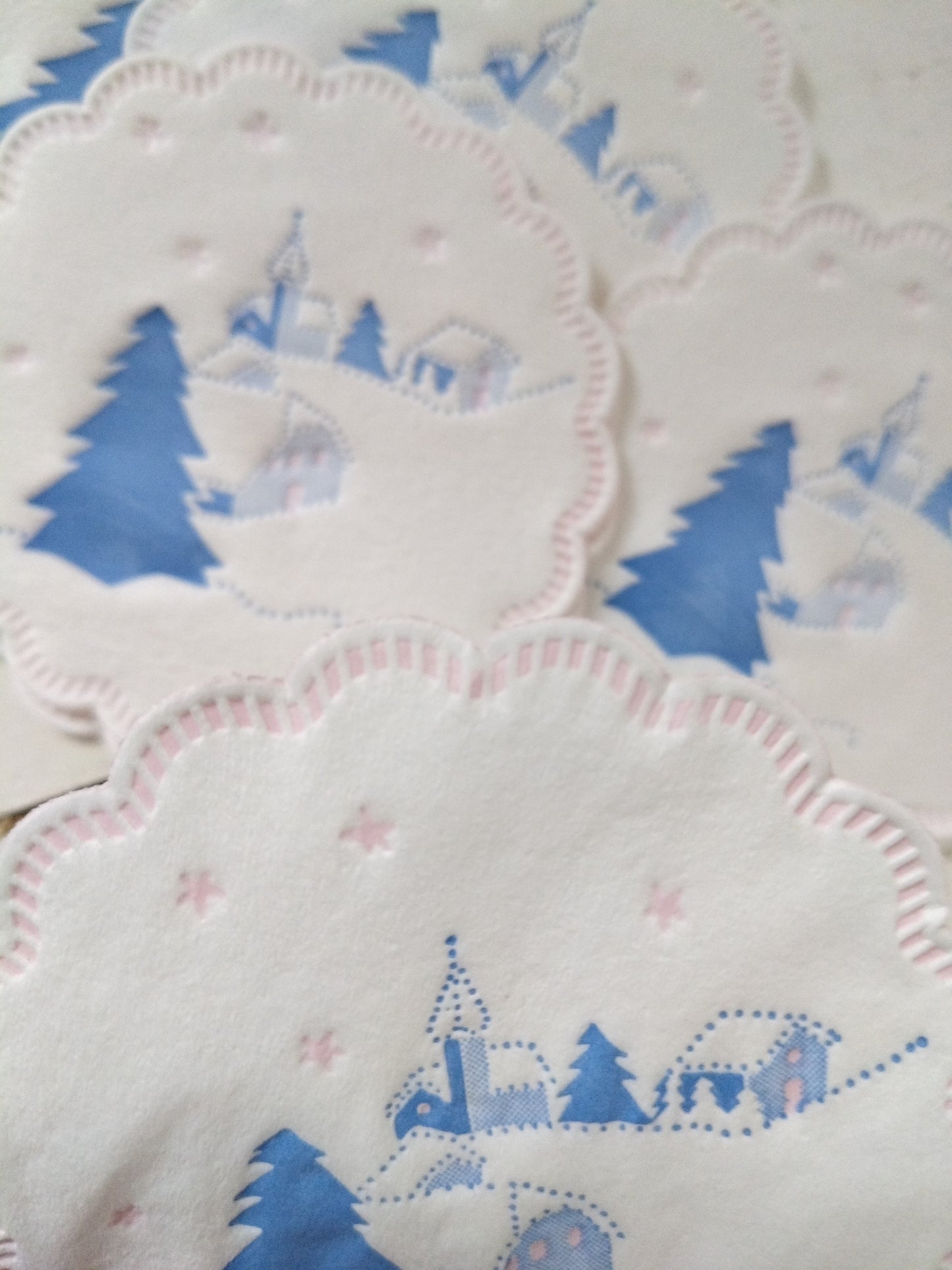 December-set : nappe, napperon, serviettes et sous-verres 10p en papier Celtona