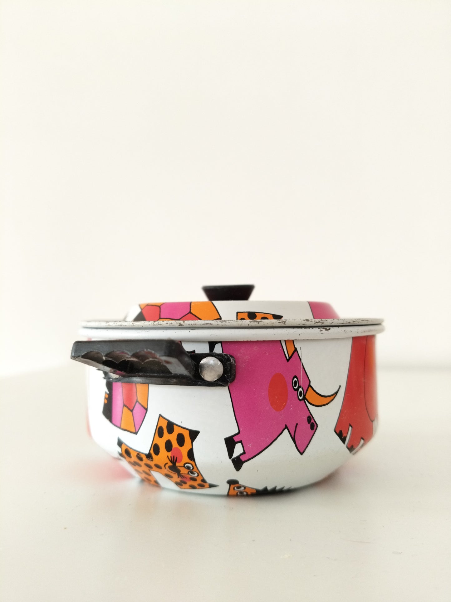 3 éléments de dinette/ casseroles en tôle