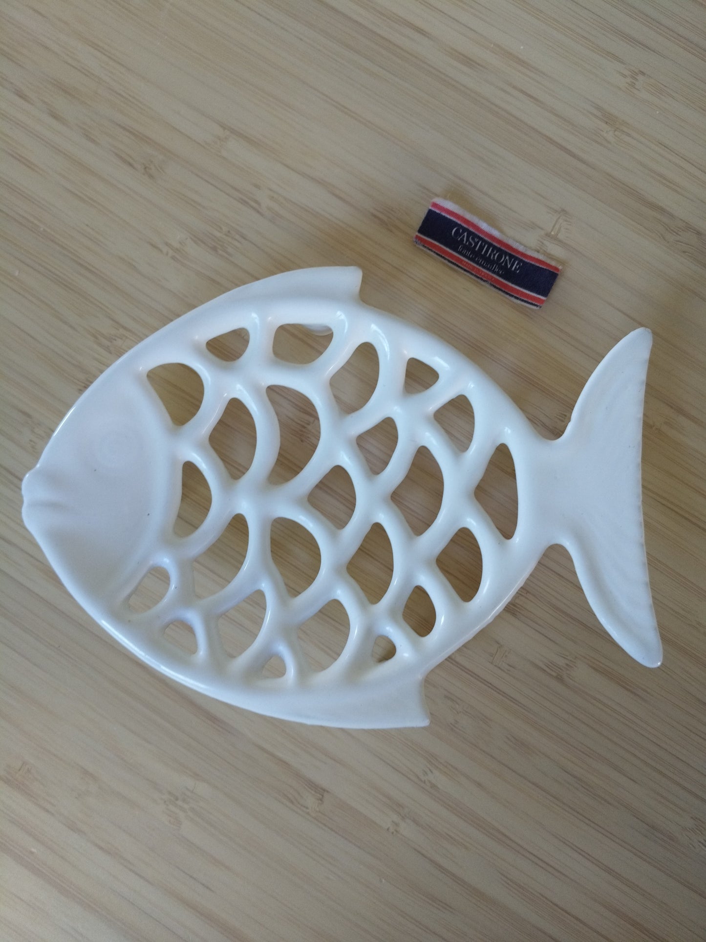 Porte-savon poisson en fonte émaillée Castirone - cetaitmieuxavant