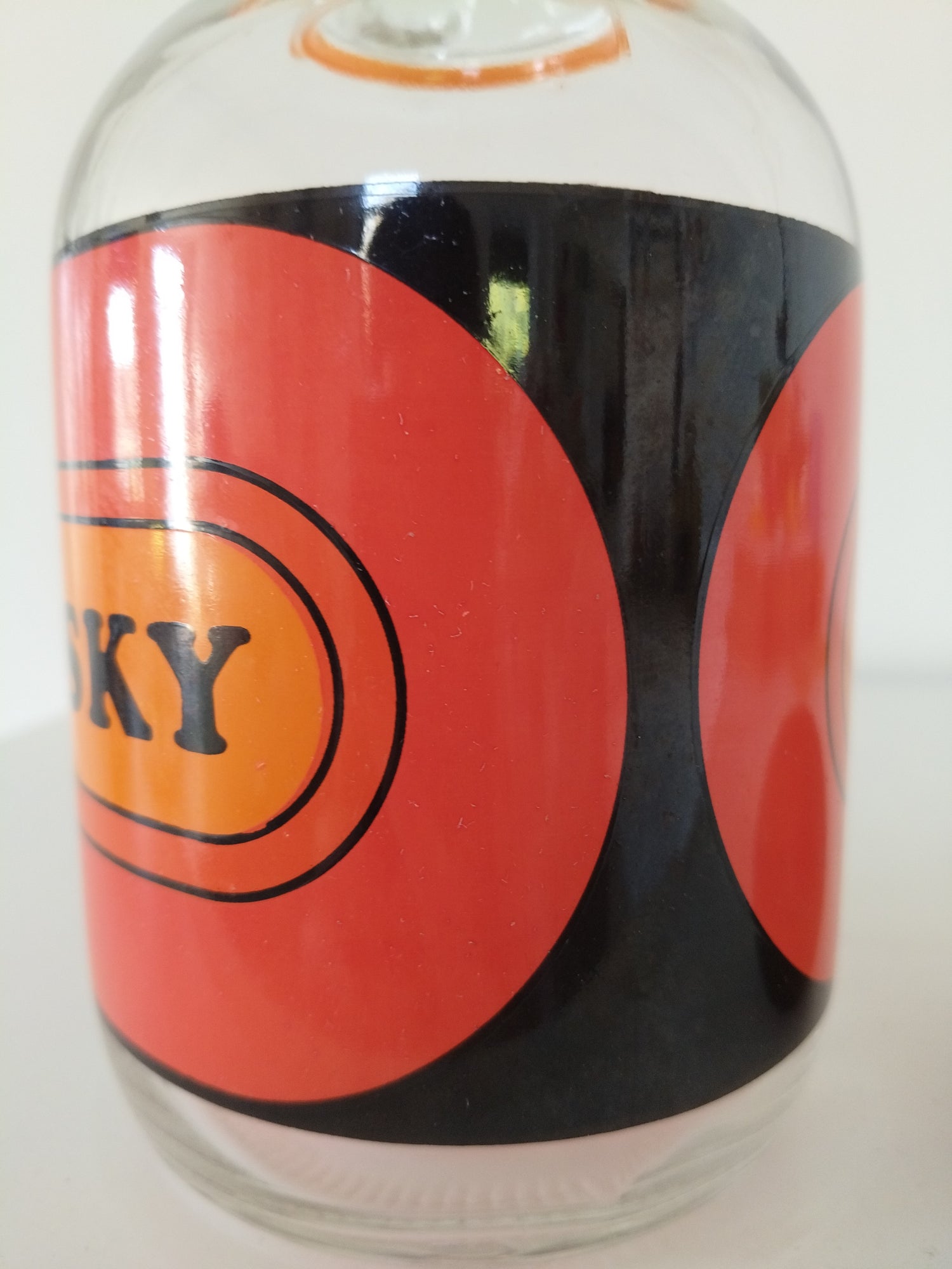Ancienne bouteille à whisky en verre - cetaitmieuxavant