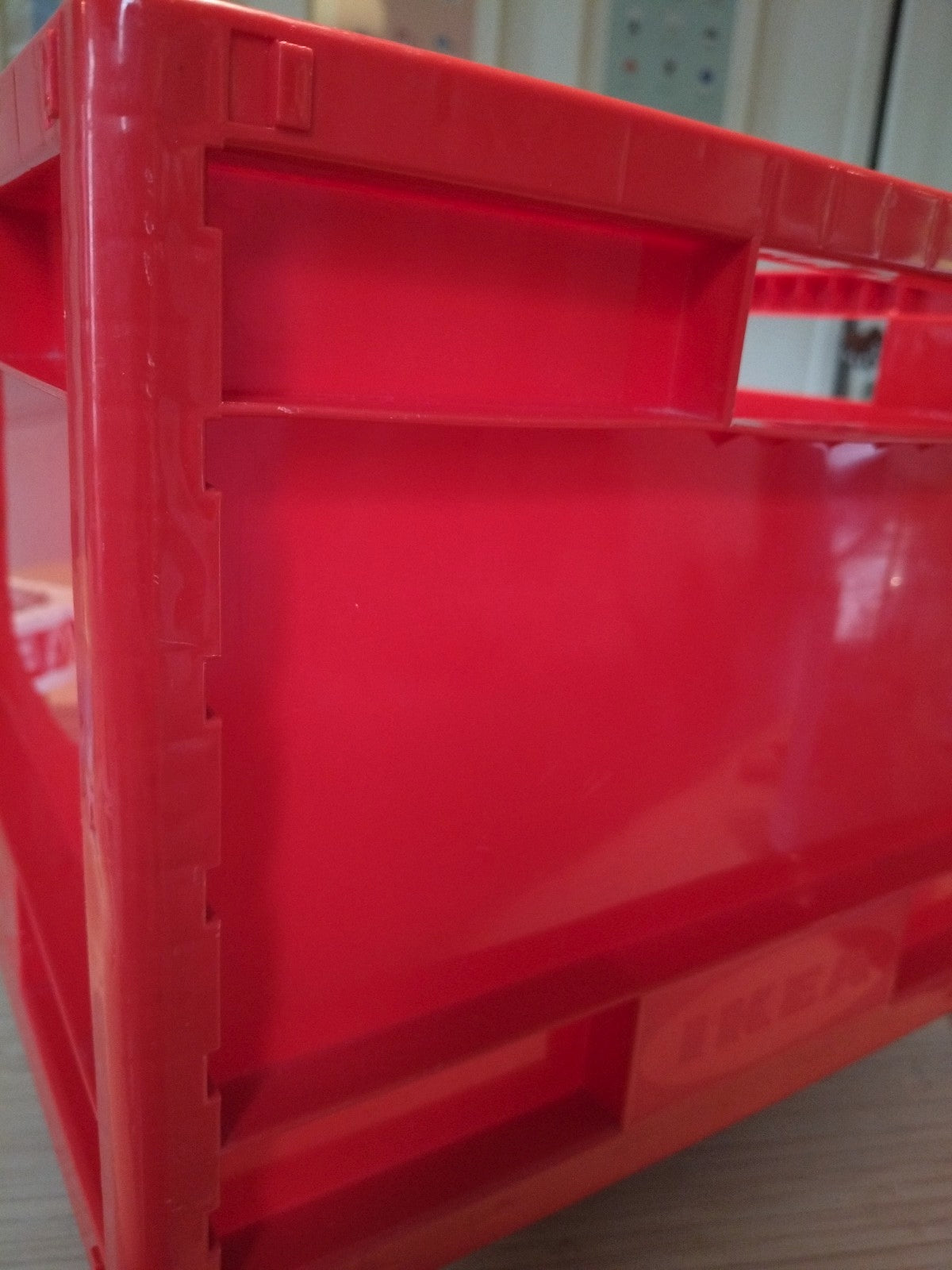 Box de rangement à roulettes en plastique Ikea Märd 90's