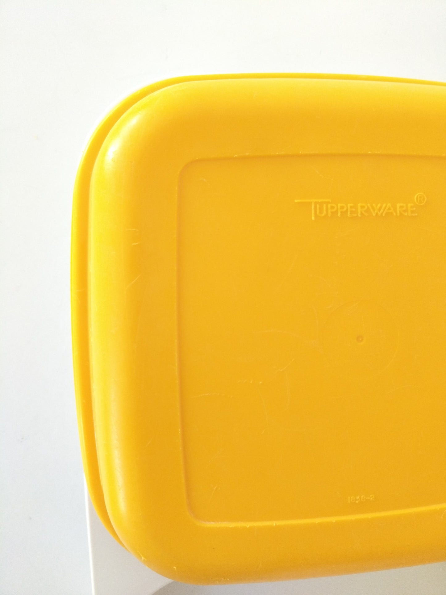 Petit plateau repas avec couvercle Tupperware - cetaitmieuxavant