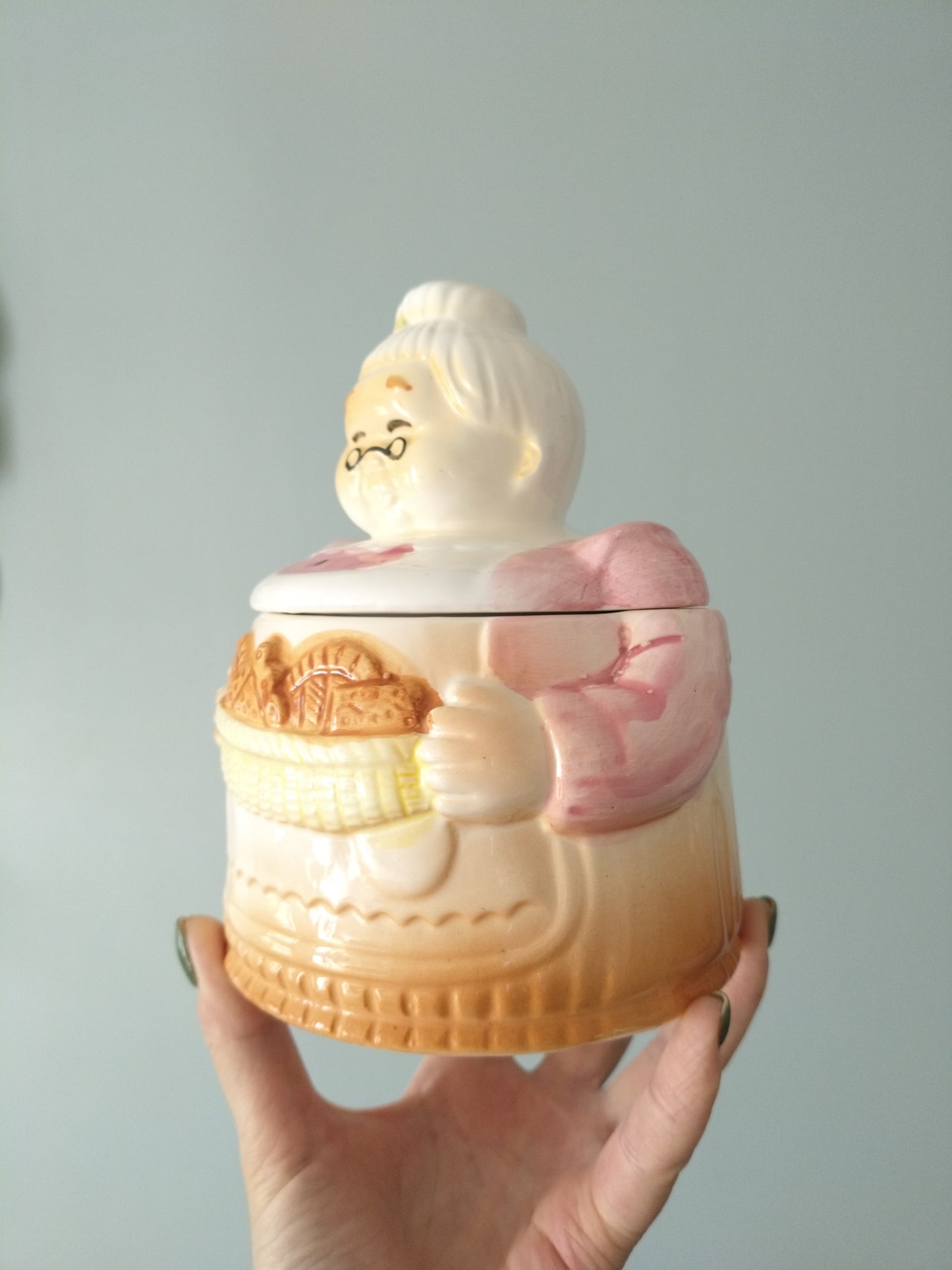Pot à biscuits/bonbons mamie en céramique 80s