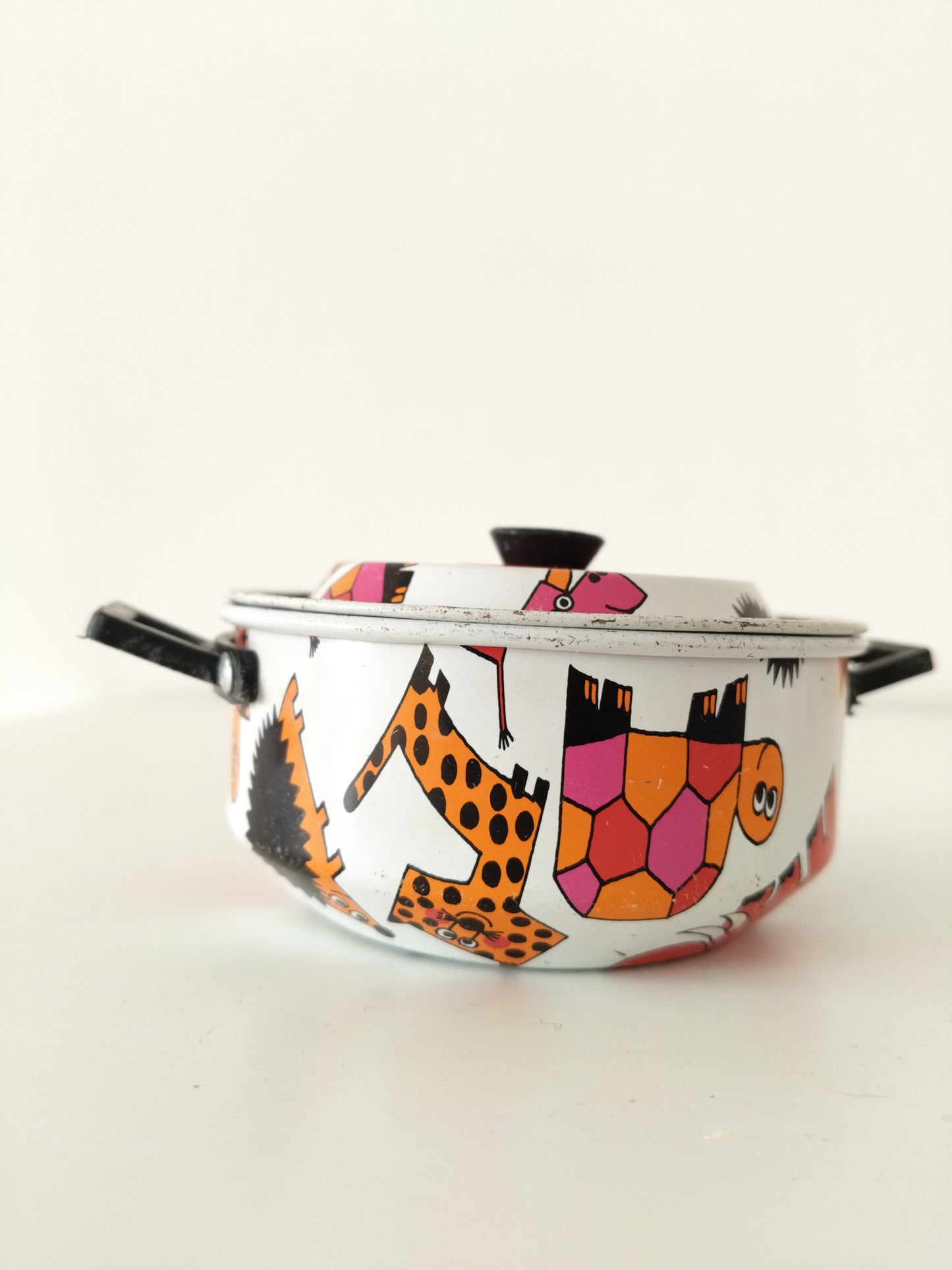 3 éléments de dinette/ casseroles en tôle