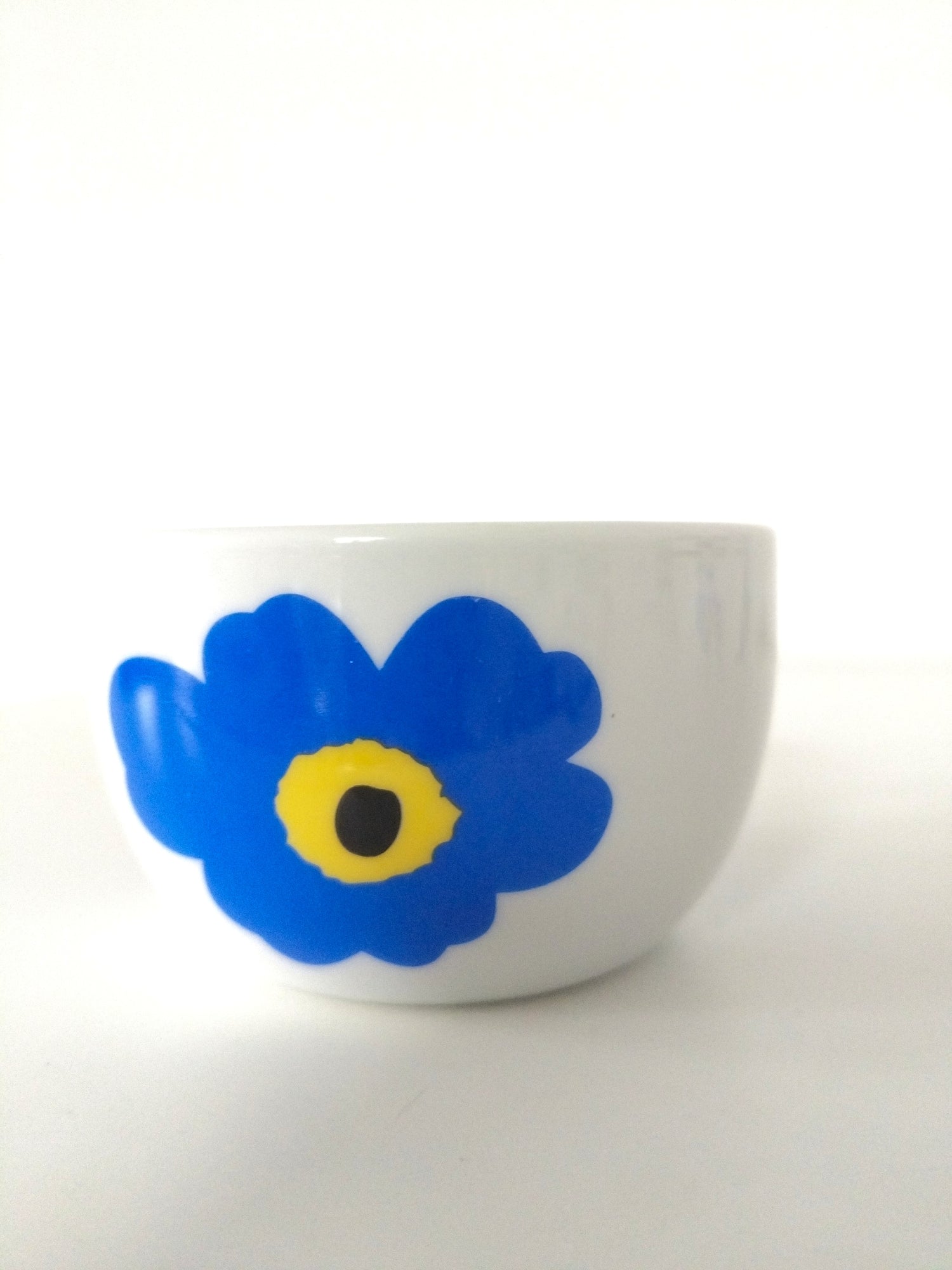 Tasse Item en porcelaine décor esprit Marimekko Unikko à l'unité - cetaitmieuxavant