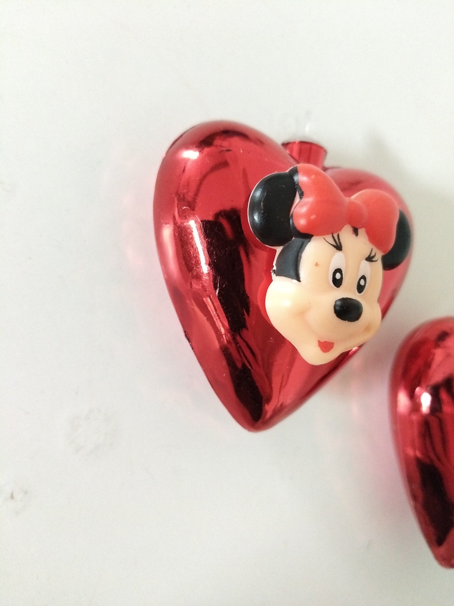 2 cœurs Mickey et Minnie de Noël en plastique à suspendre