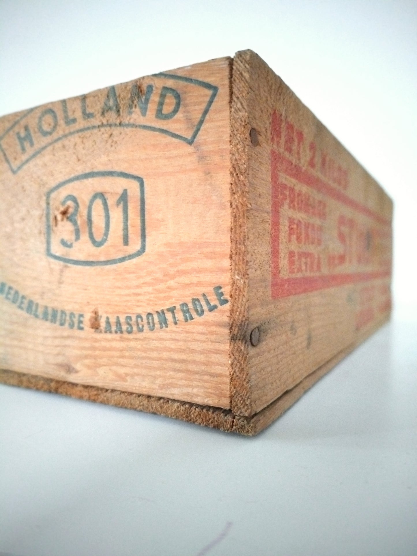 Ancienne boîte publicitaire en bois fromage Gouda Holland - cetaitmieuxavant