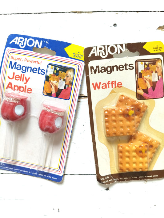 Duo de magnets gaufres ou pommes d'amour Arjon Hong Kong 1985 au choix