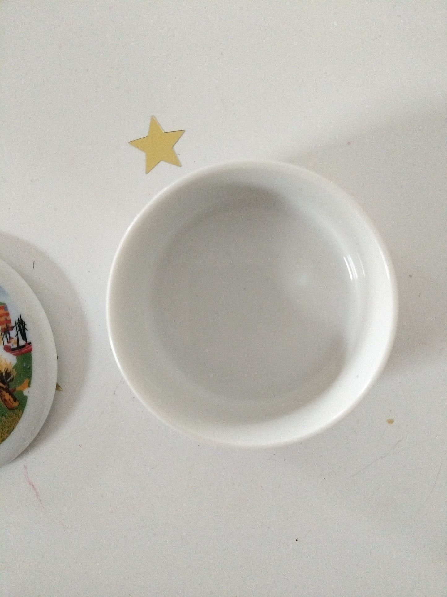 Petite boîte en porcelaine publicitaire Yves Rocher au choix