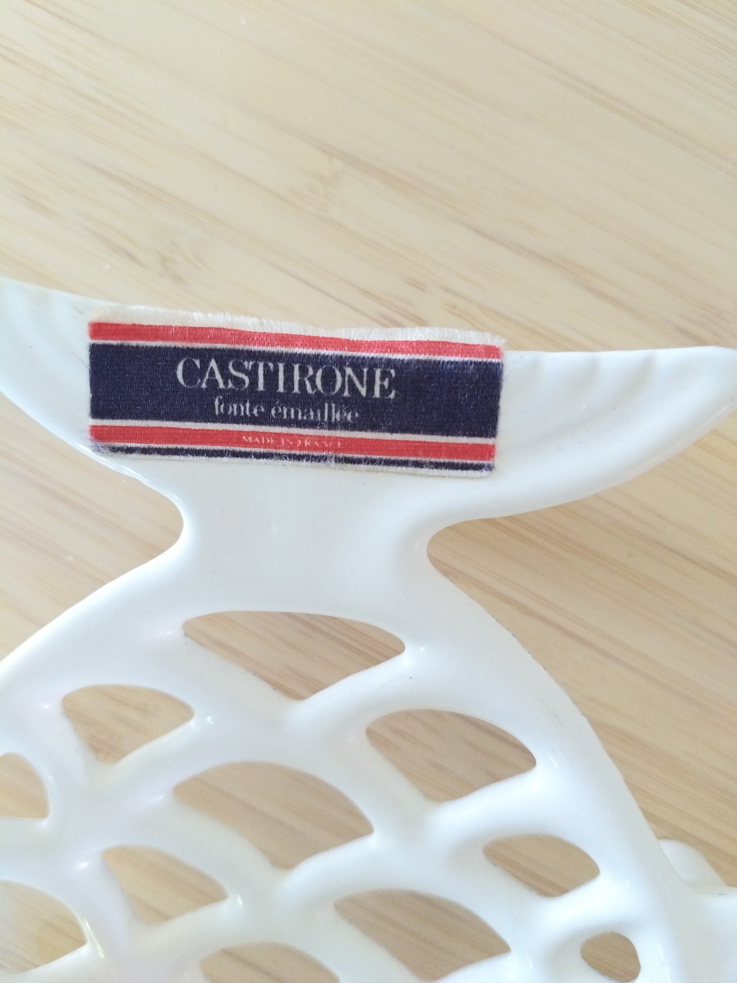 Porte-savon poisson en fonte émaillée Castirone - cetaitmieuxavant