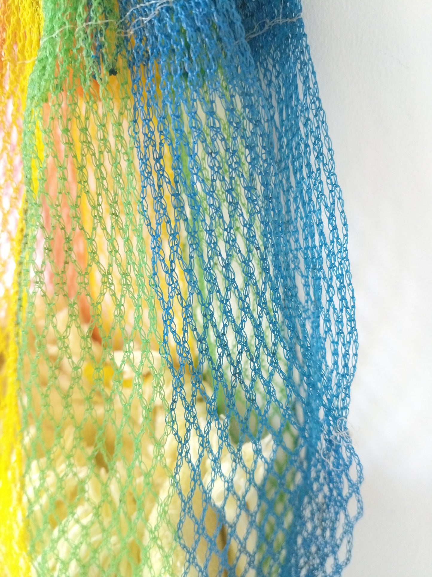 Petit filet à courses multicolore en nylon et plastique