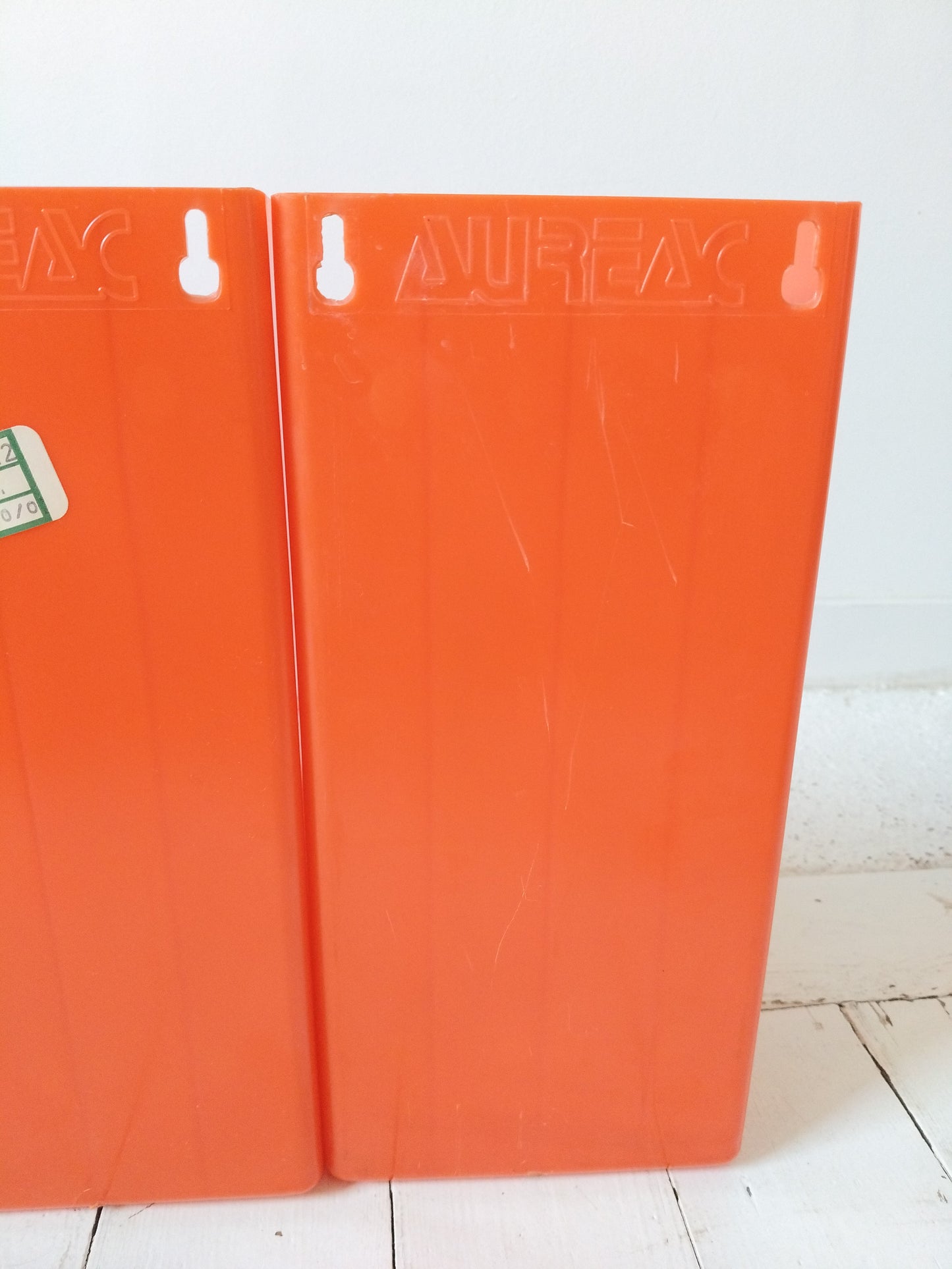 Range-vinyles 33T/ porte-revues Auréac en plastique (à poser ou mural) à l'unité