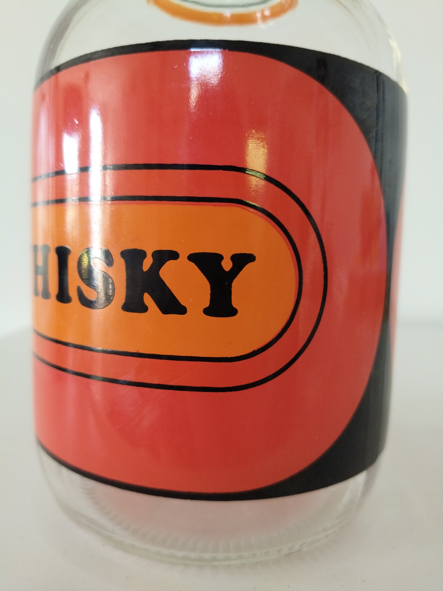 Ancienne bouteille à whisky en verre - cetaitmieuxavant