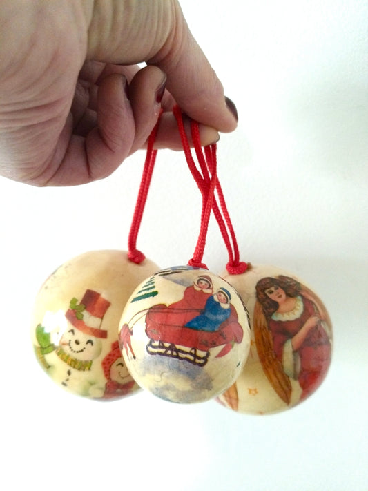 3 boules de Noël plastique papier mâché