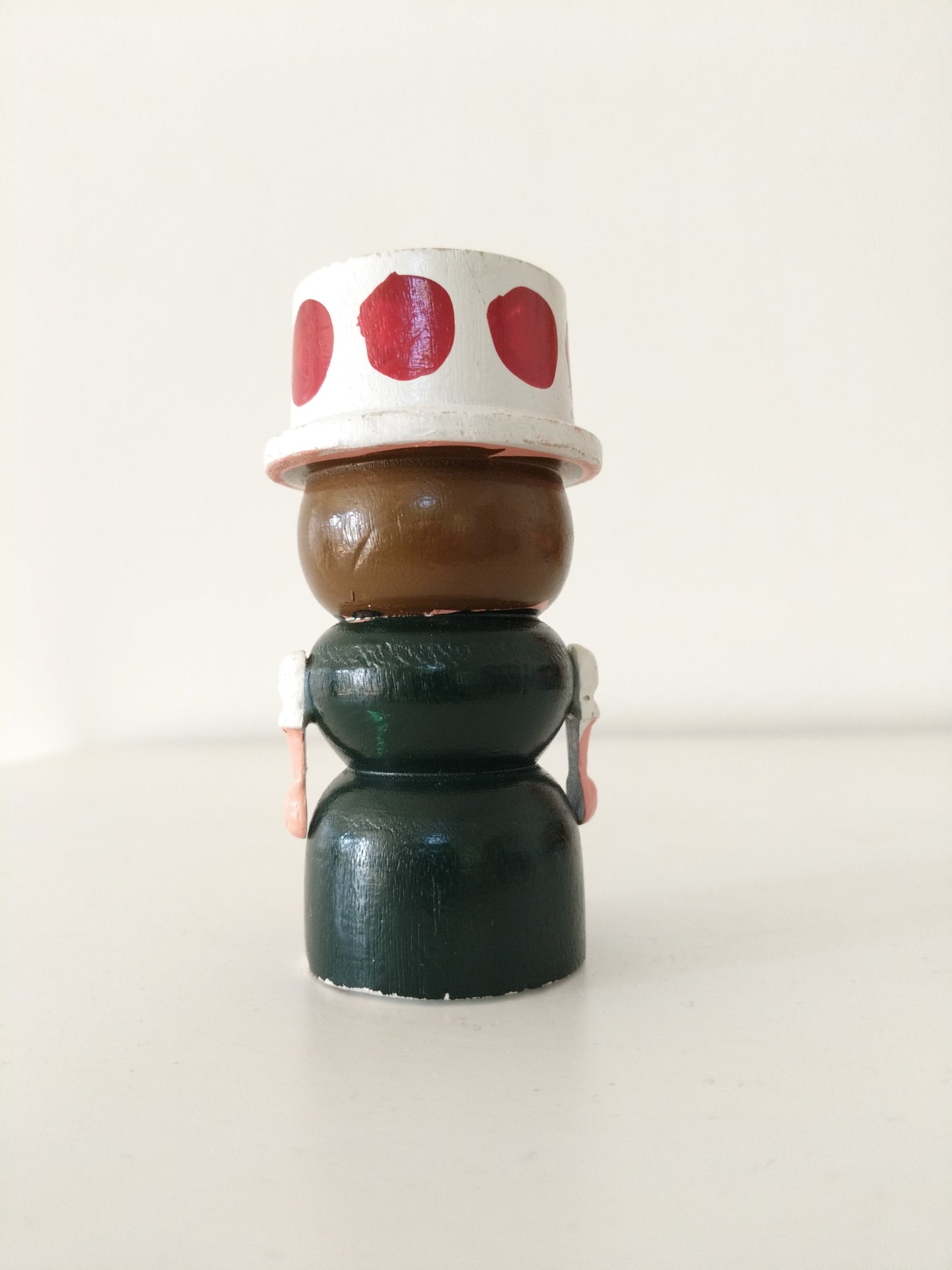 Coquetier personnage en bois au choix - cetaitmieuxavant