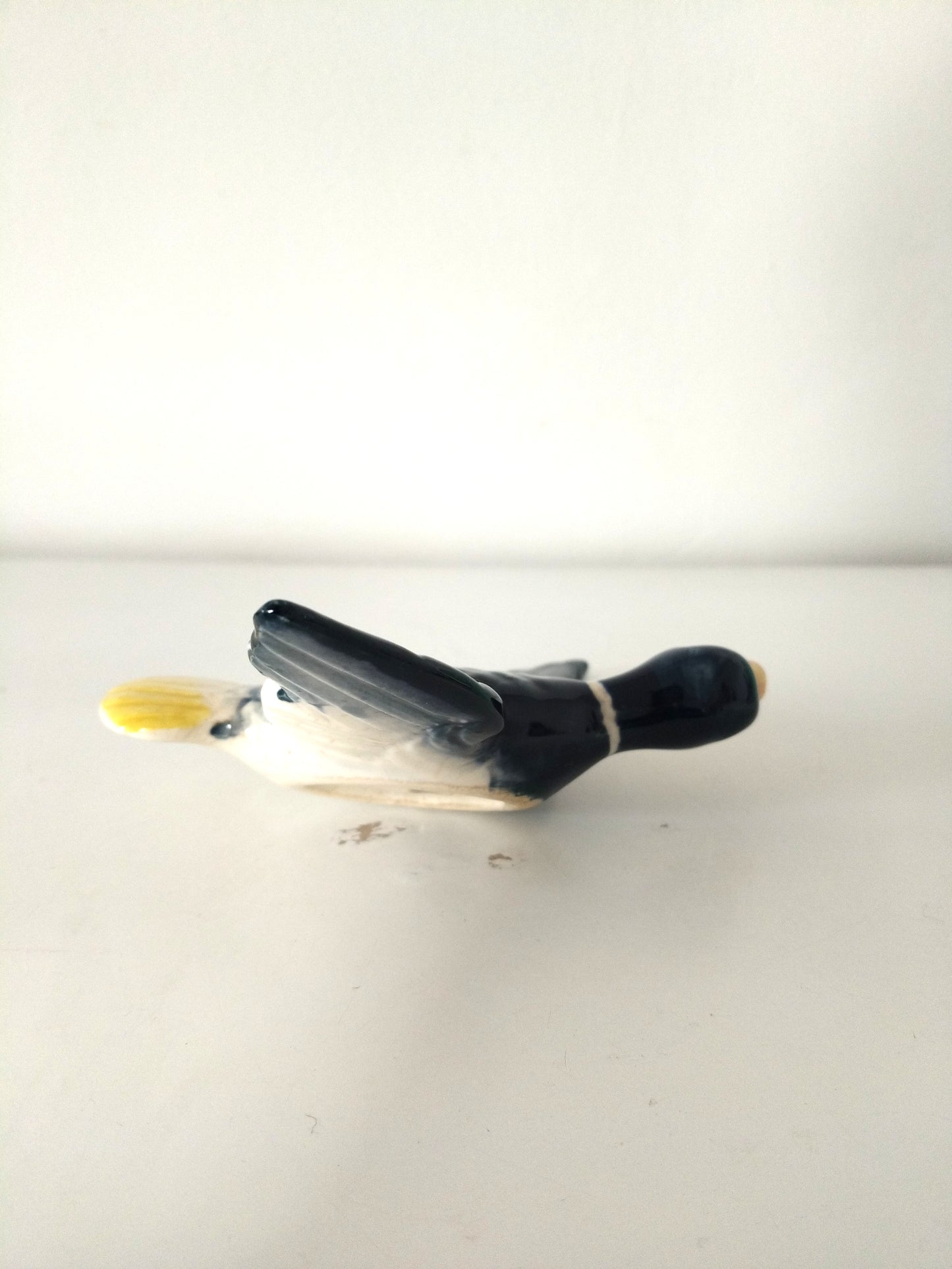 Canard mural en céramique