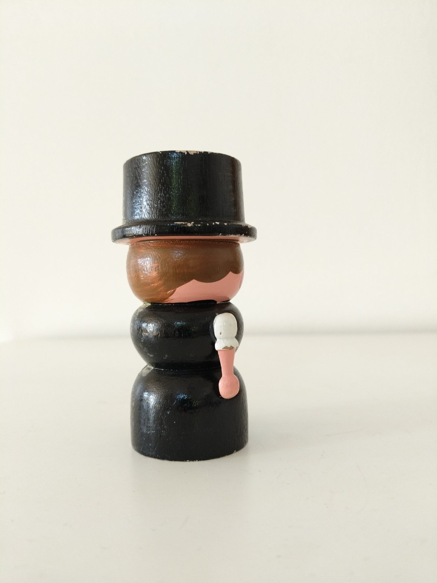 Coquetier personnage en bois au choix - cetaitmieuxavant