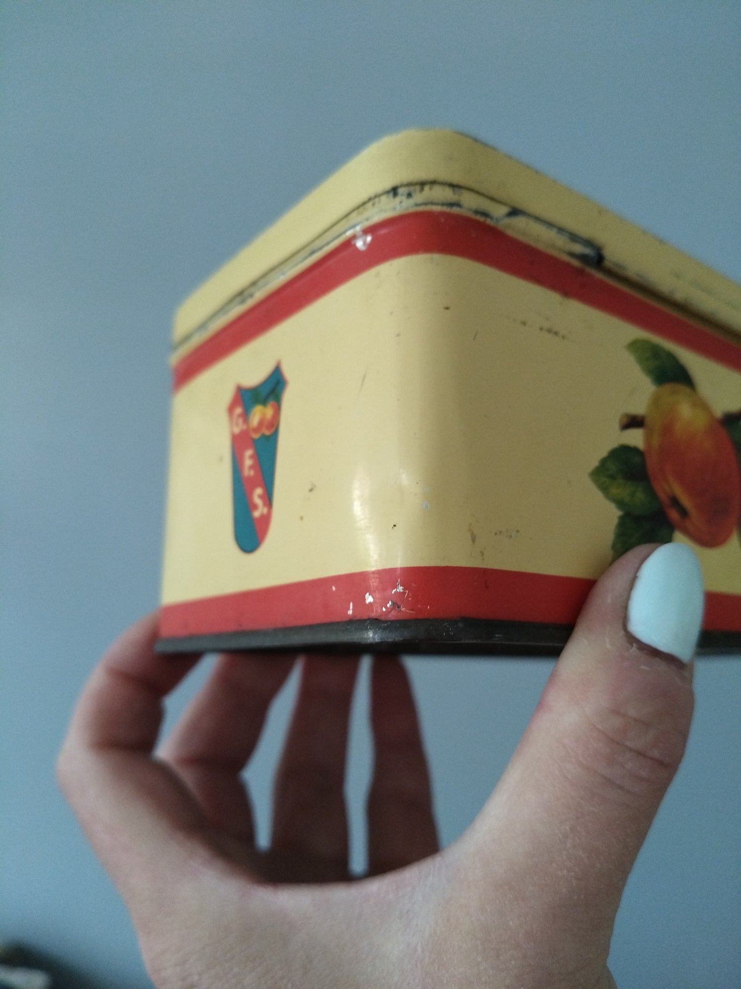 Ancienne boîte métallique publicitaire GFS - cetaitmieuxavant