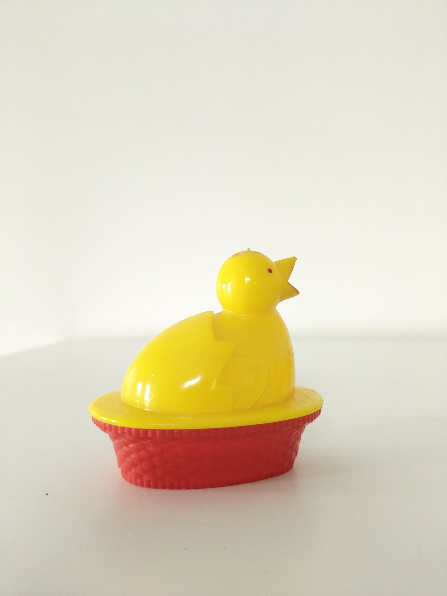 Déco de Pâques/ petite boîte poussin en plastique