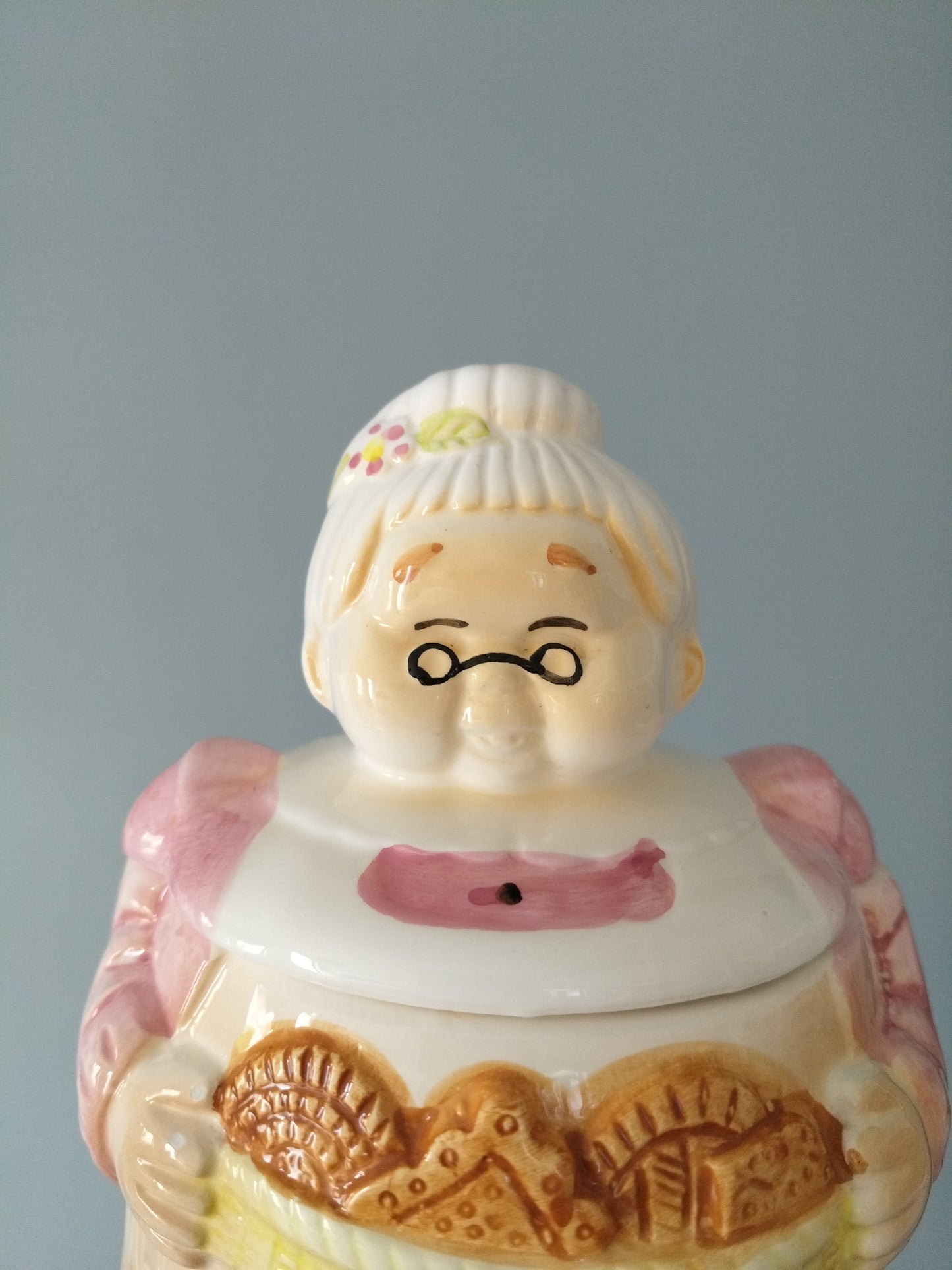 Pot à biscuits/bonbons mamie en céramique 80s