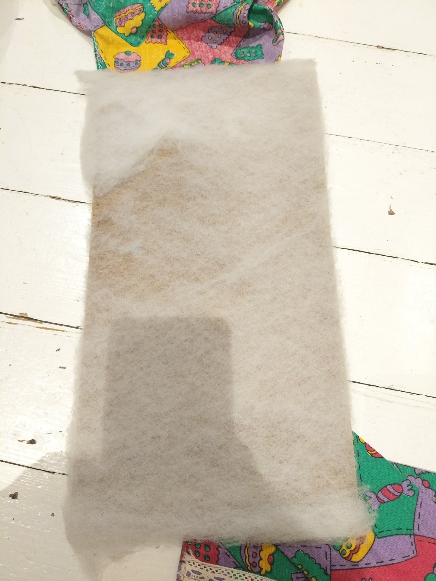 Petit lit de poupée métallique + linge de lit 80-90's