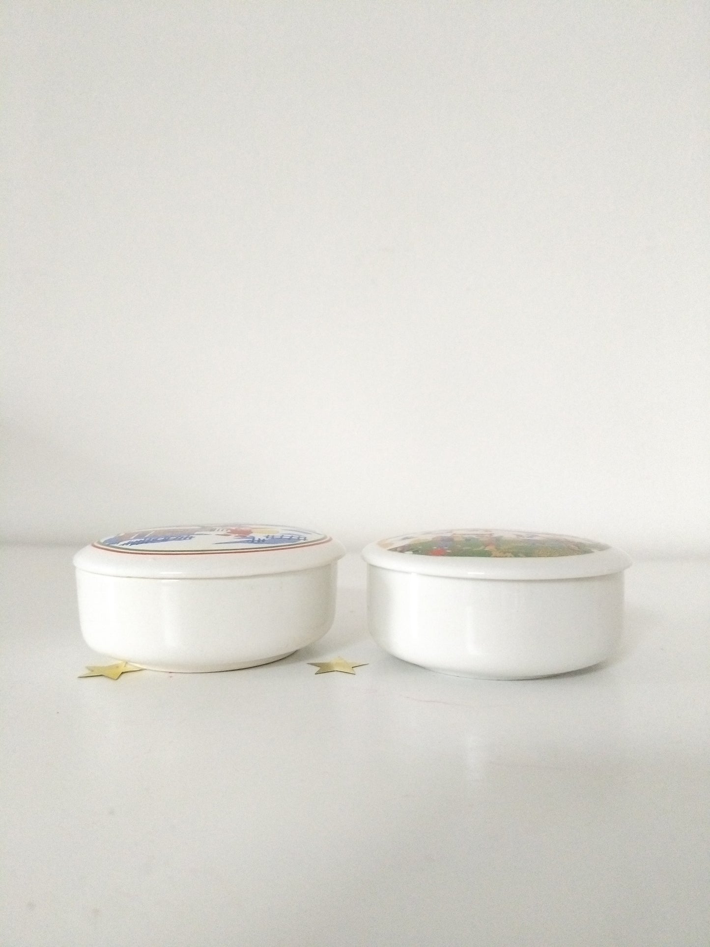 Petite boîte en porcelaine publicitaire Yves Rocher au choix