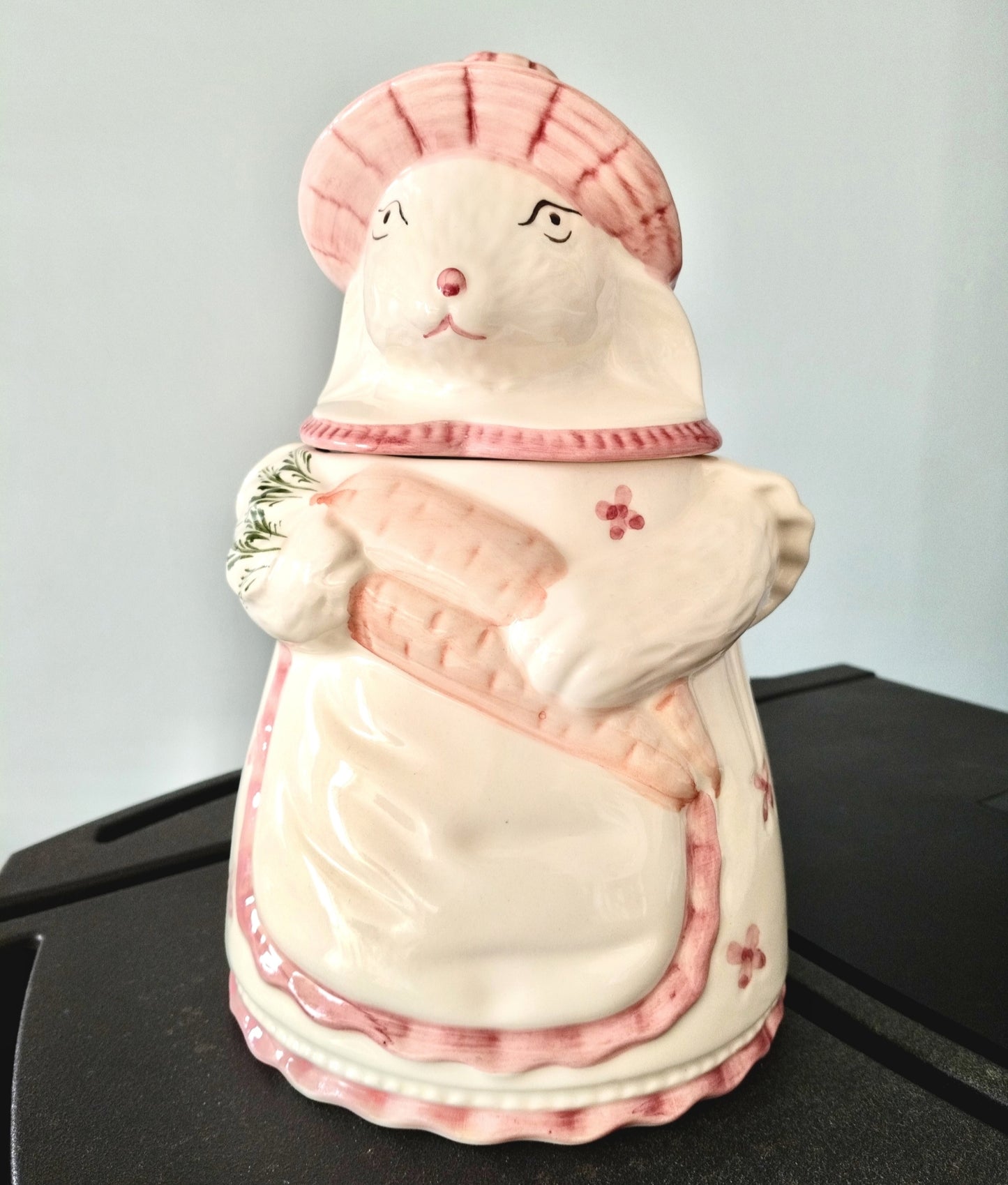 Gros pot à biscuits lapine en céramique