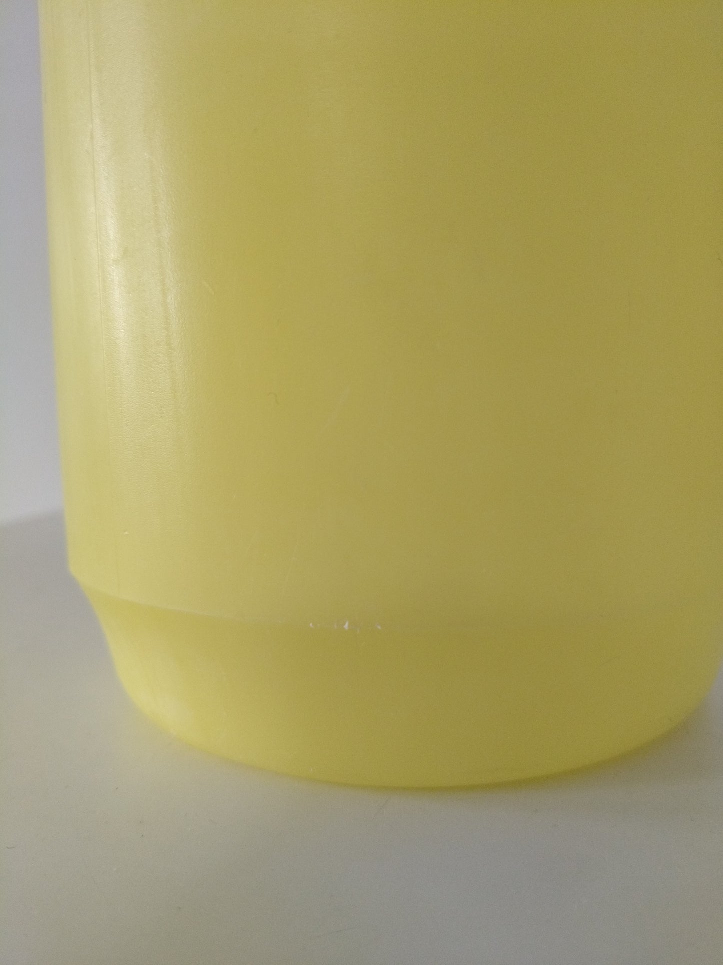 Ancien pot à lait en aluminium ou en plastique Gilac au choix