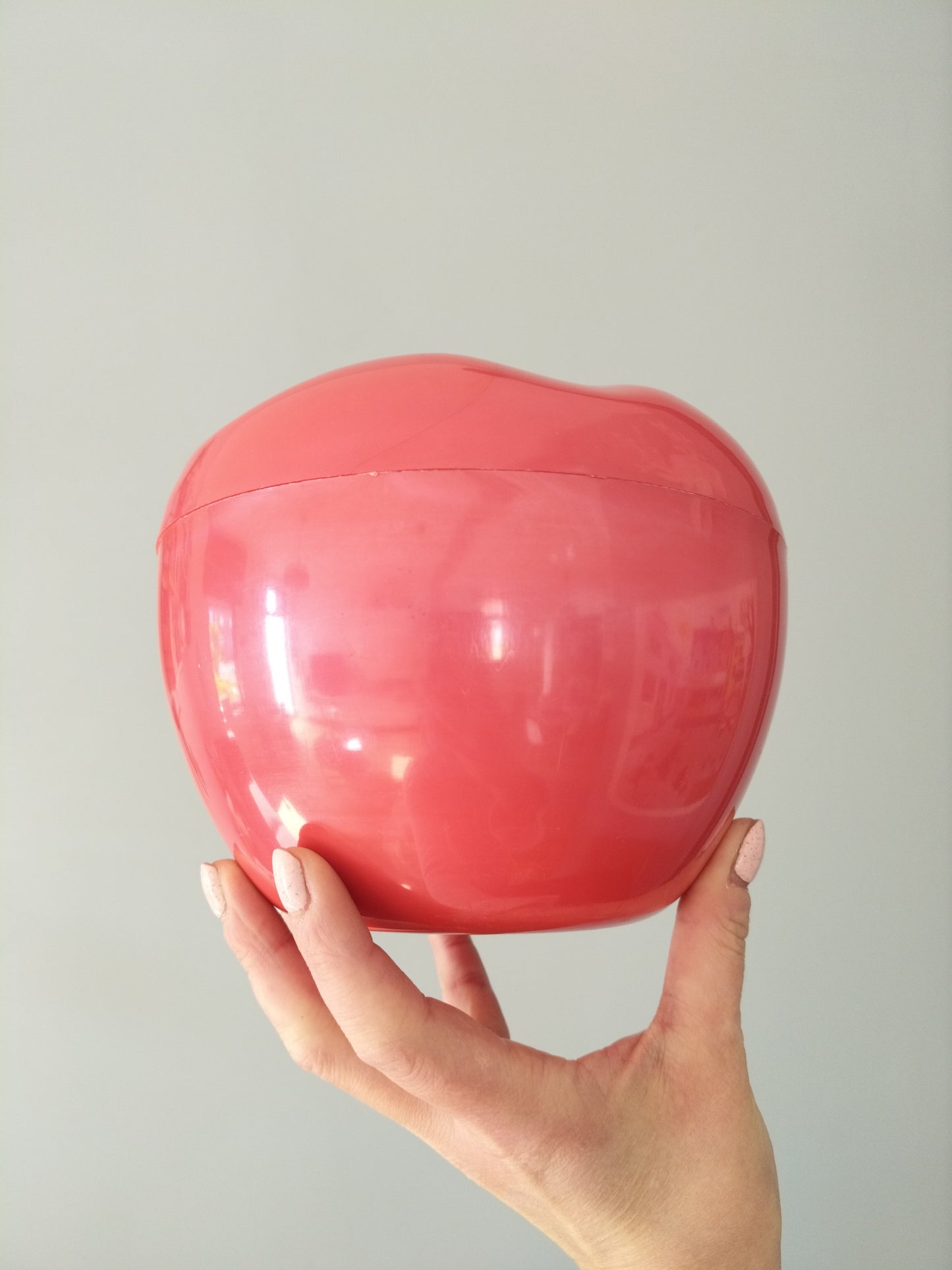 Boîte pomme en plastique framboise nacré - cetaitmieuxavant