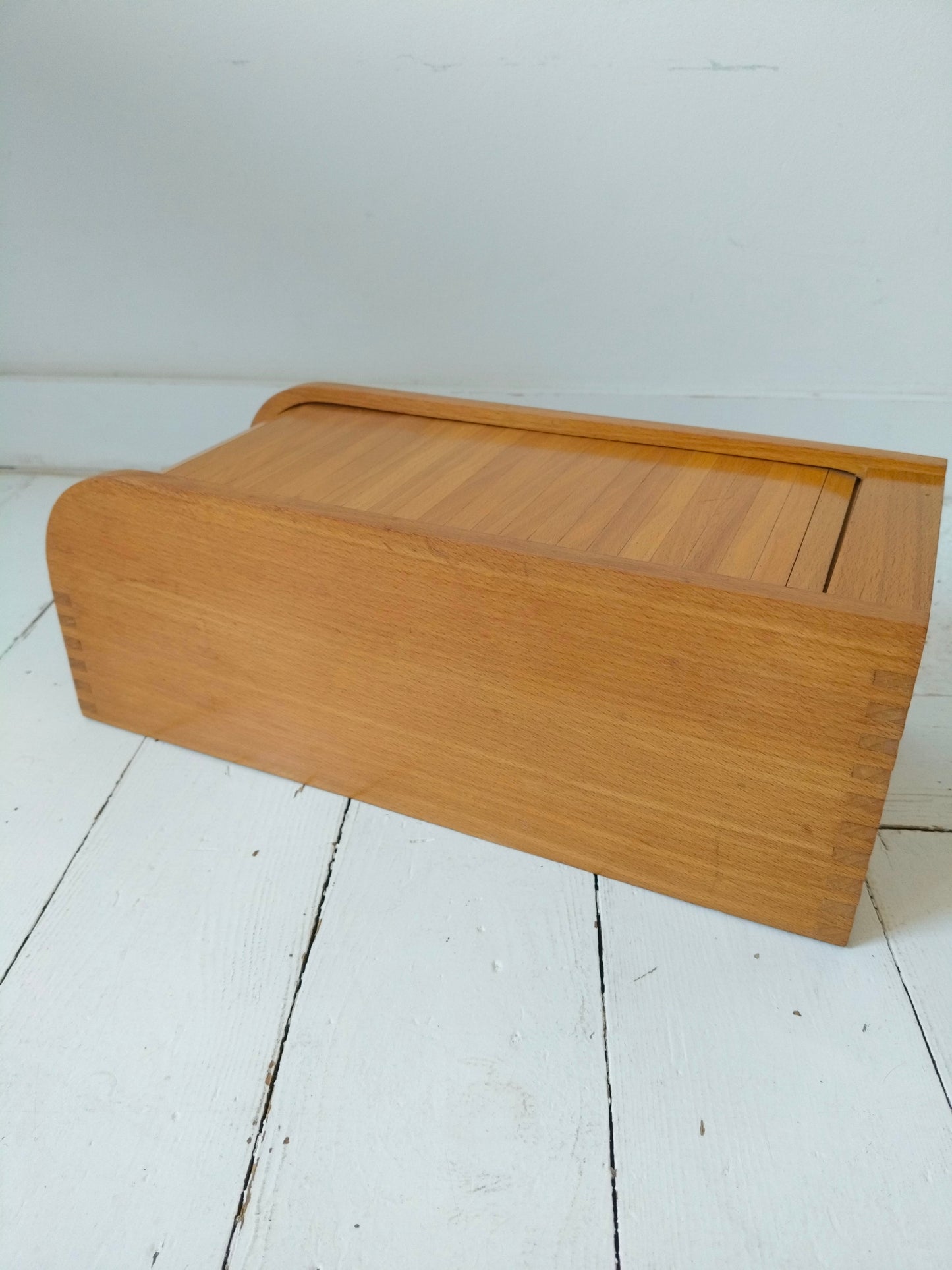 Ancienne boîte à fiches à volet en bois