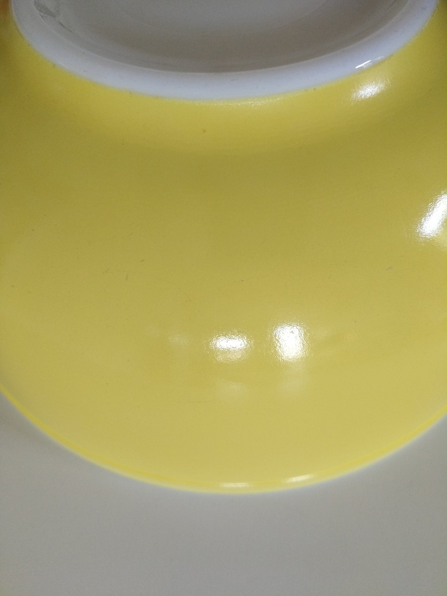Gros bol mélangeur Pyrex USA jaune
