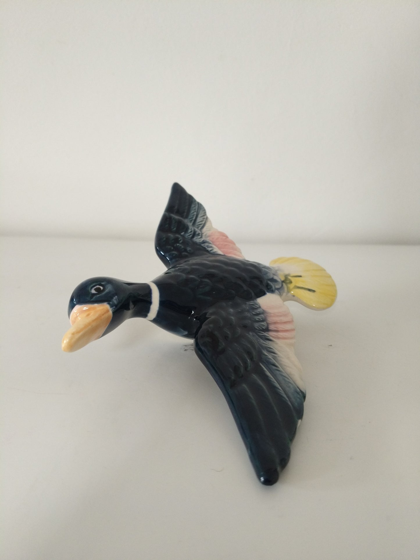 Canard mural en céramique